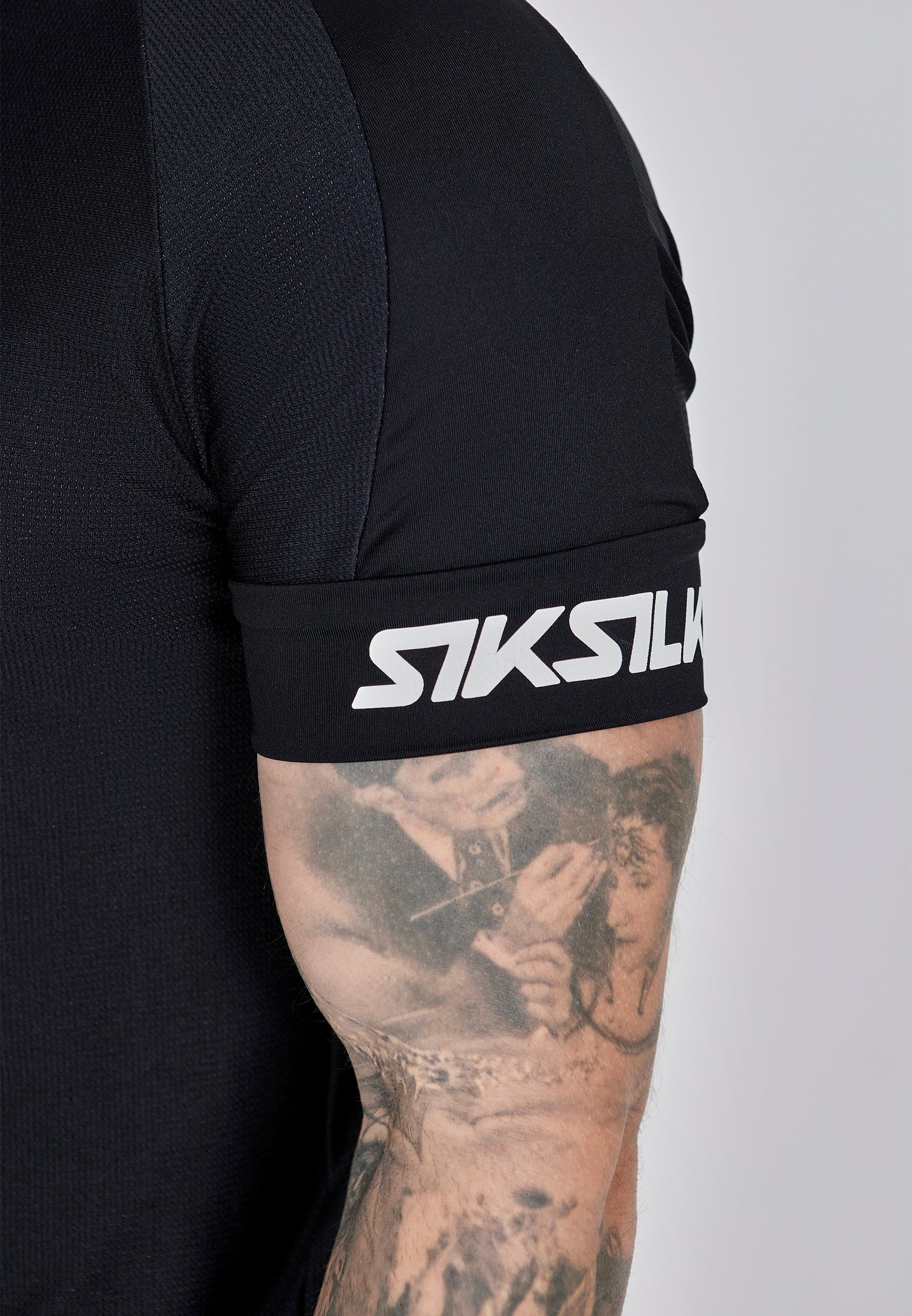 Maglietta Active Tech in nero Magliette SikSilk
