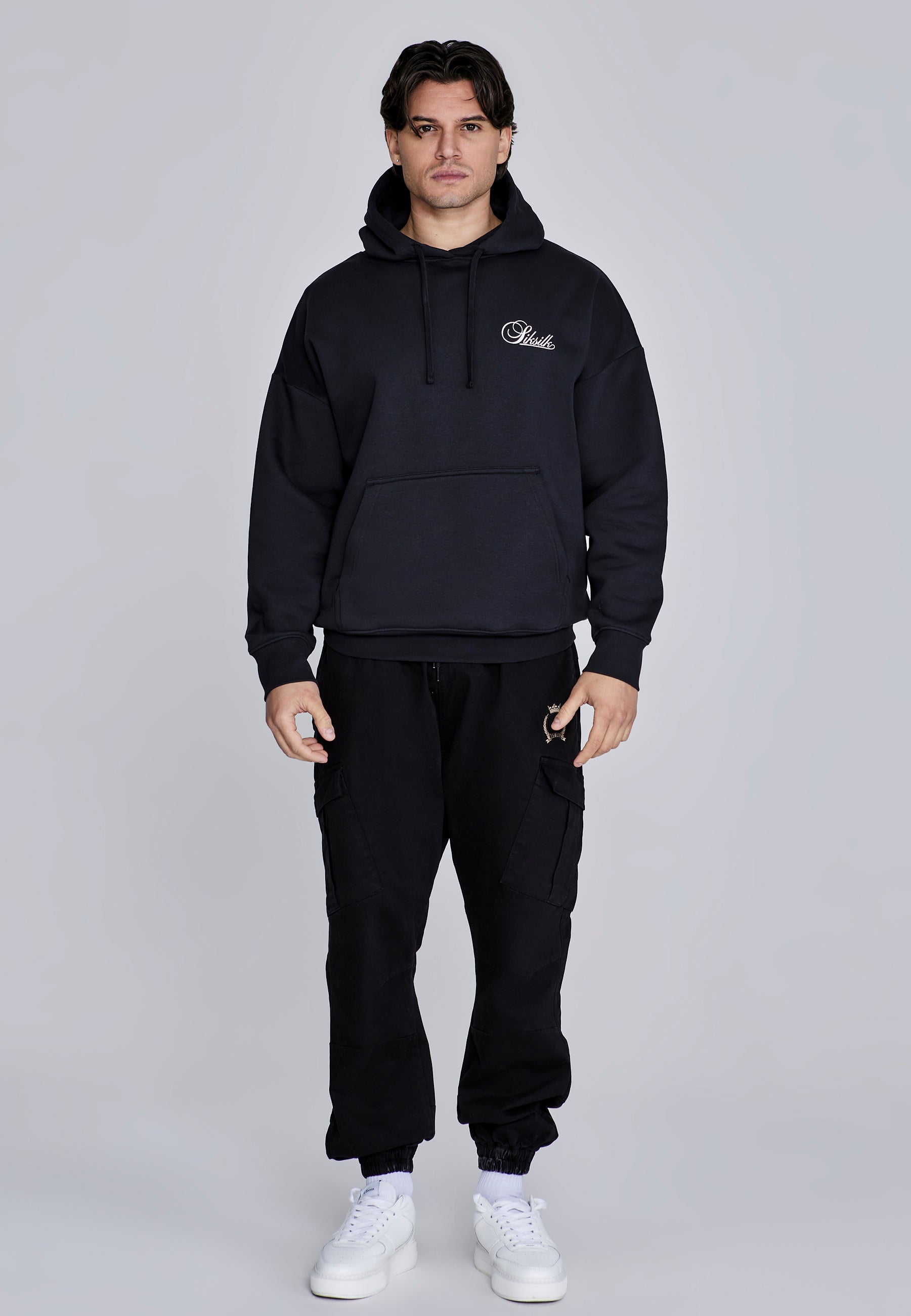 Pantaloni slim fit Cargos in nero SikSilk