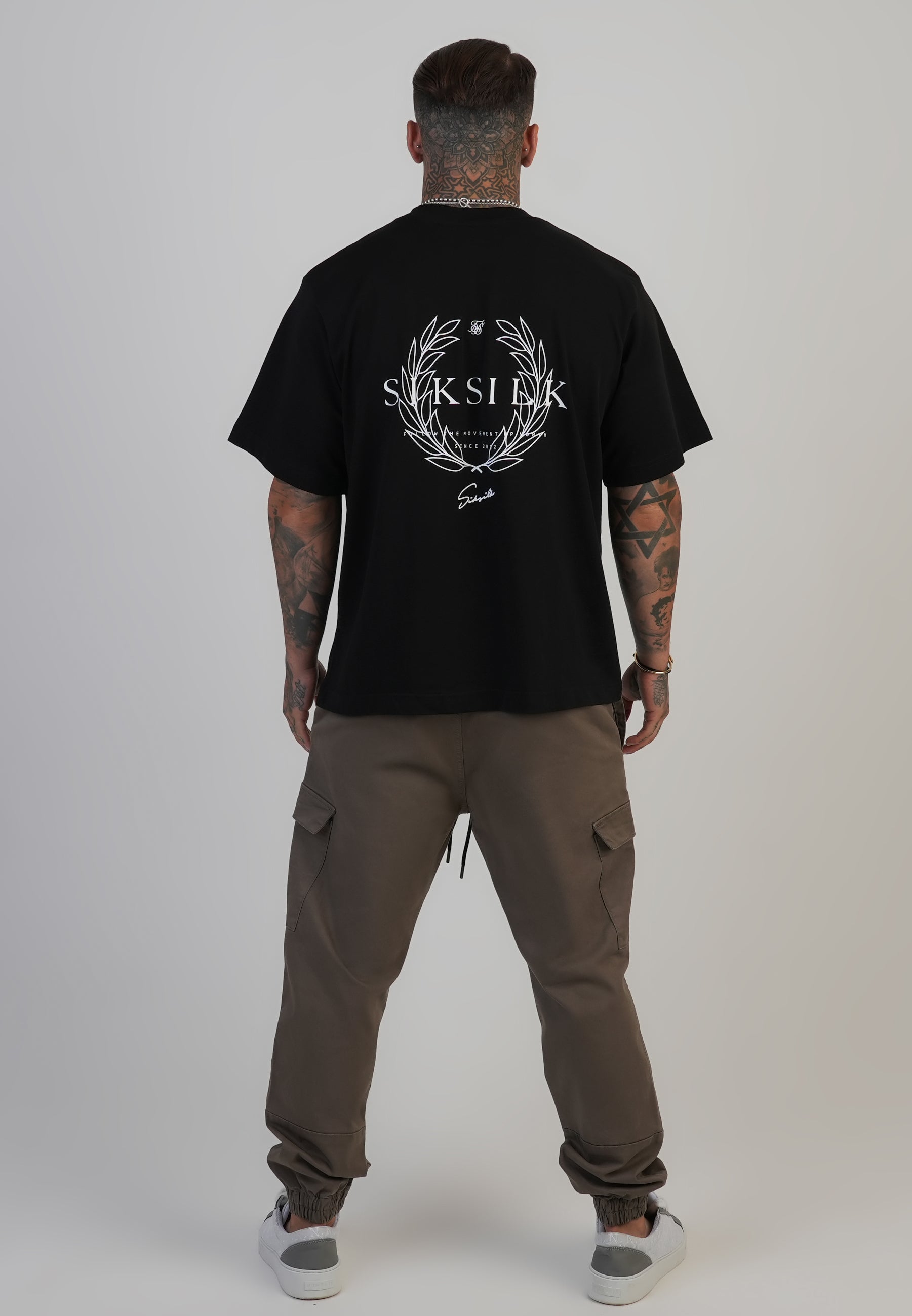 Pantaloni slim fit Cargos in marrone SikSilk