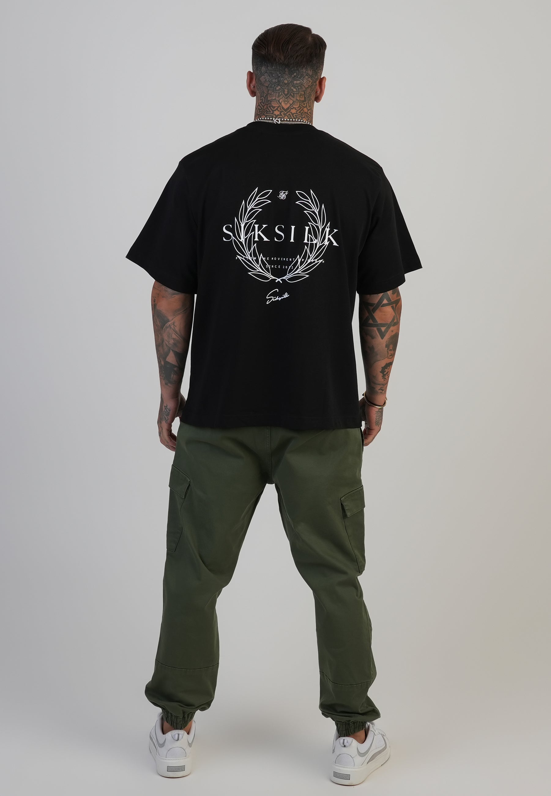 Pantaloni slim fit Cargos in verde cachi SikSilk