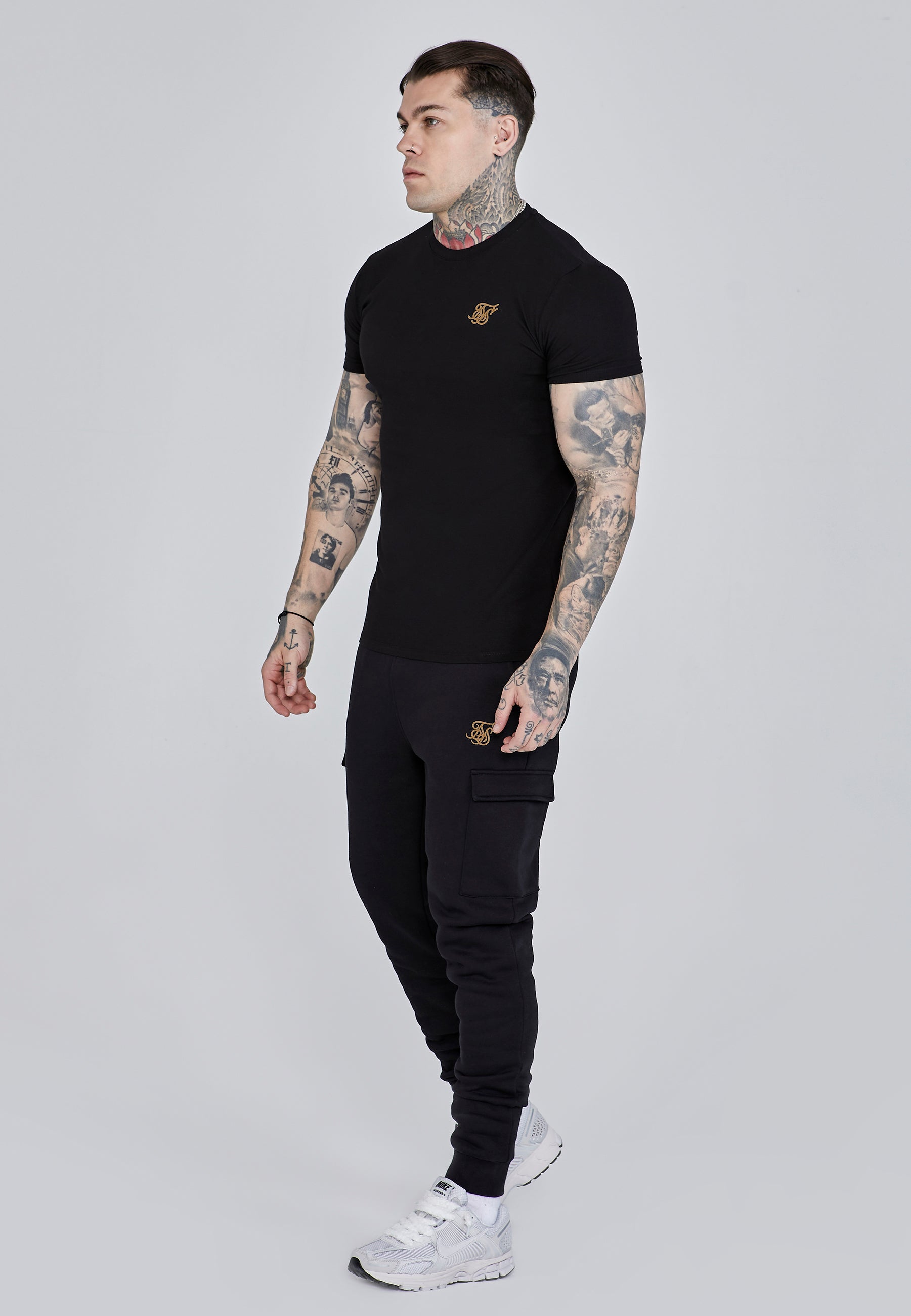 Maglietta Muscle Fit in nero Magliette SikSilk