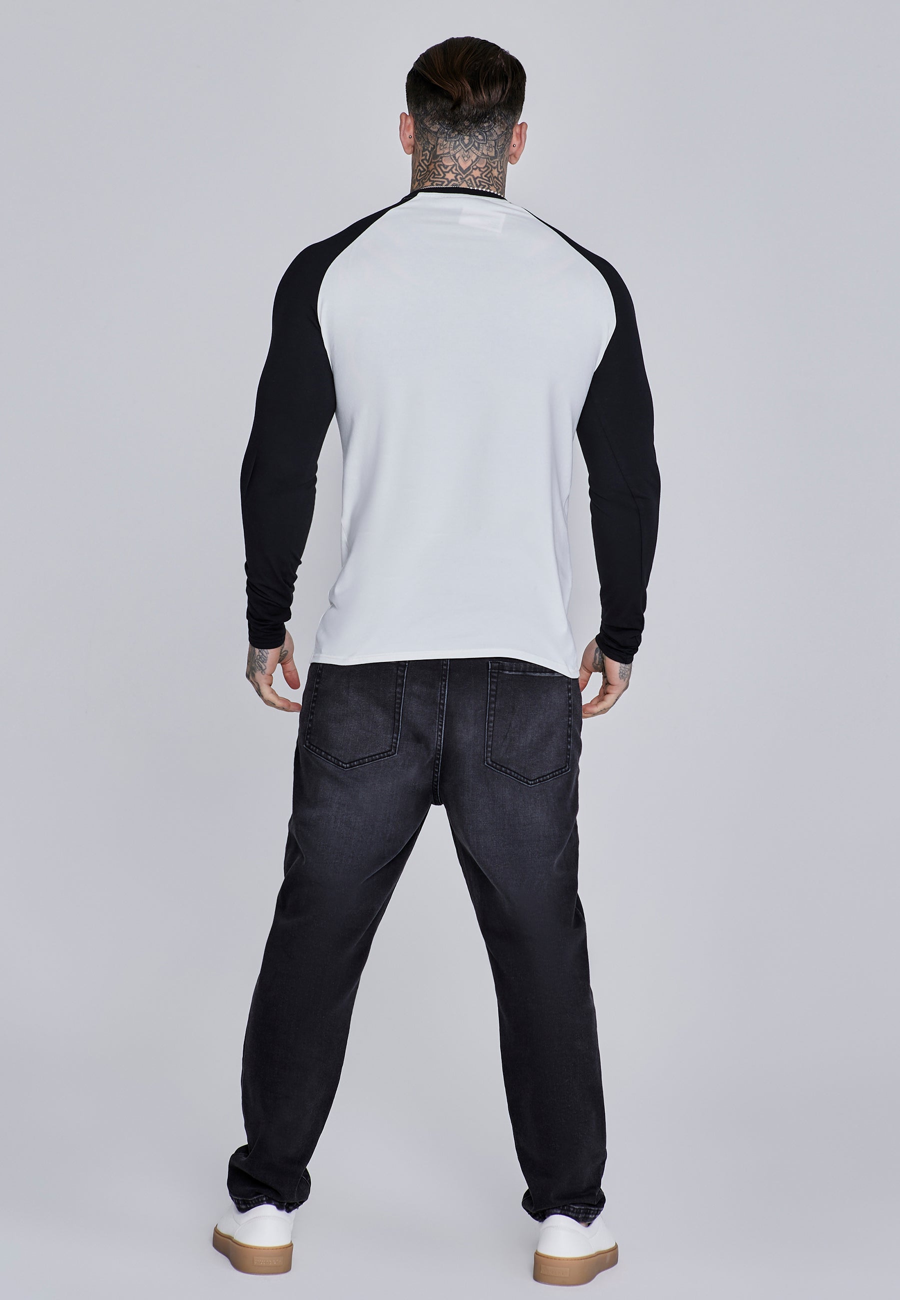 Maglietta Muscle Fit in Bianco, Nero Magliette SikSilk