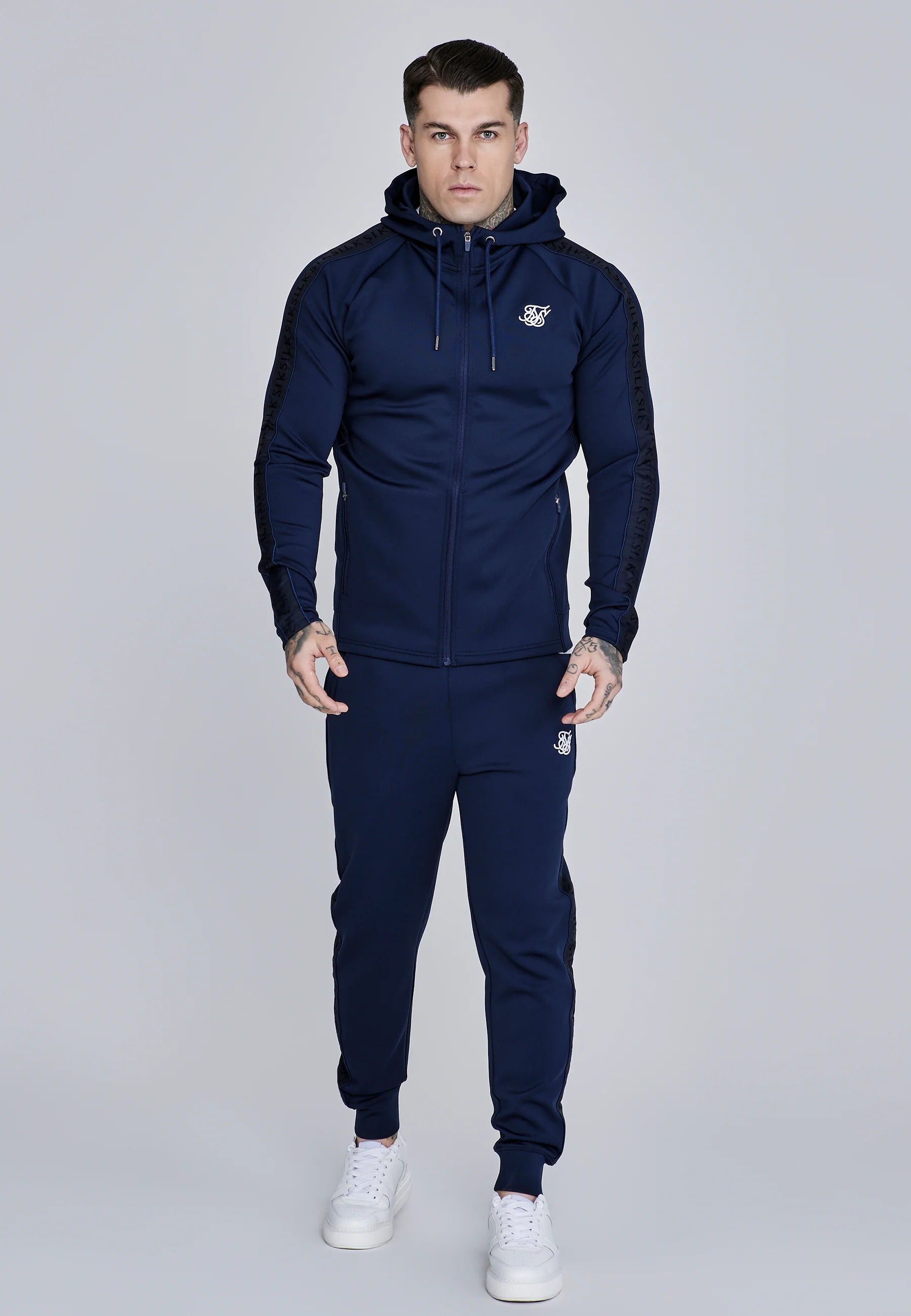 Set felpa con cappuccio e Joggers in Marina SikSilk