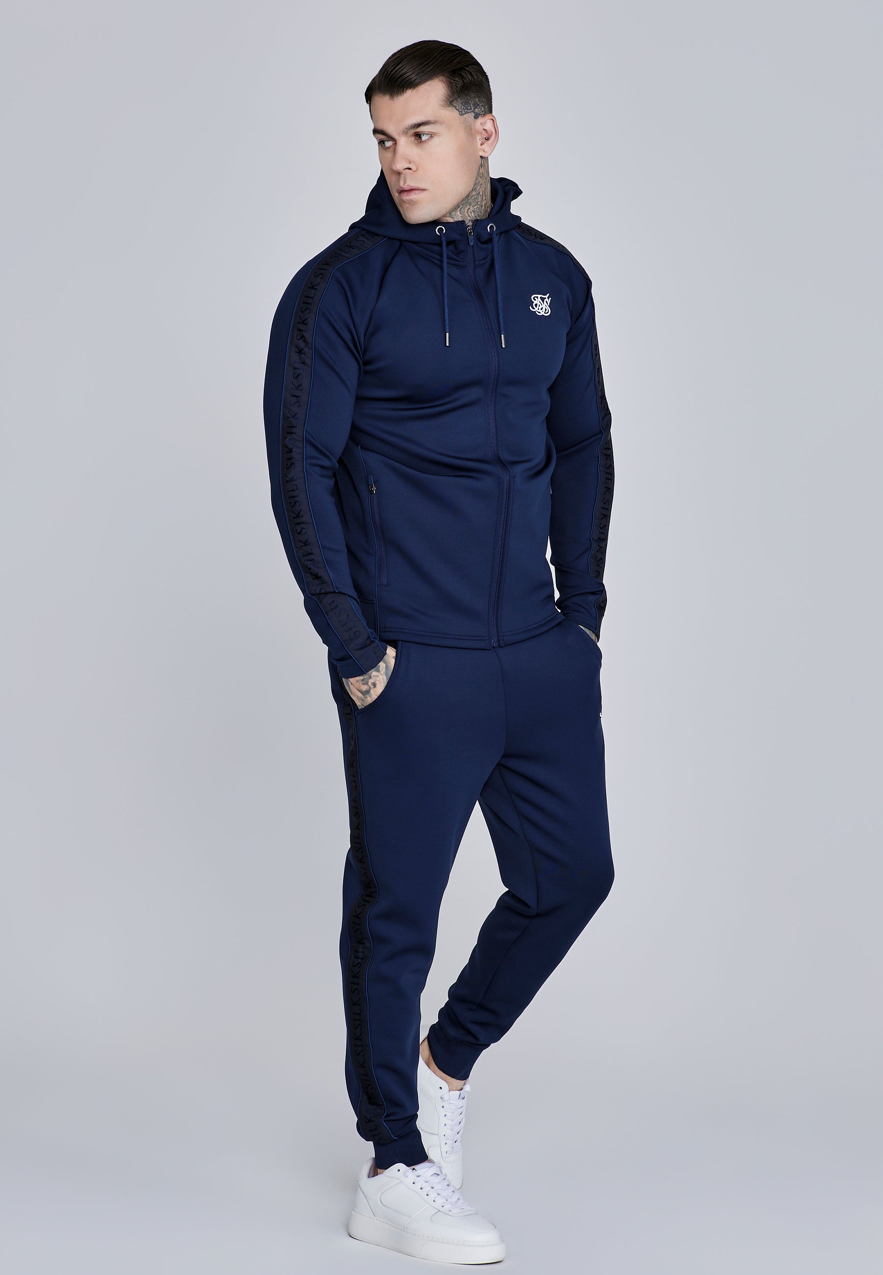 Set felpa con cappuccio e Joggers in Marina SikSilk