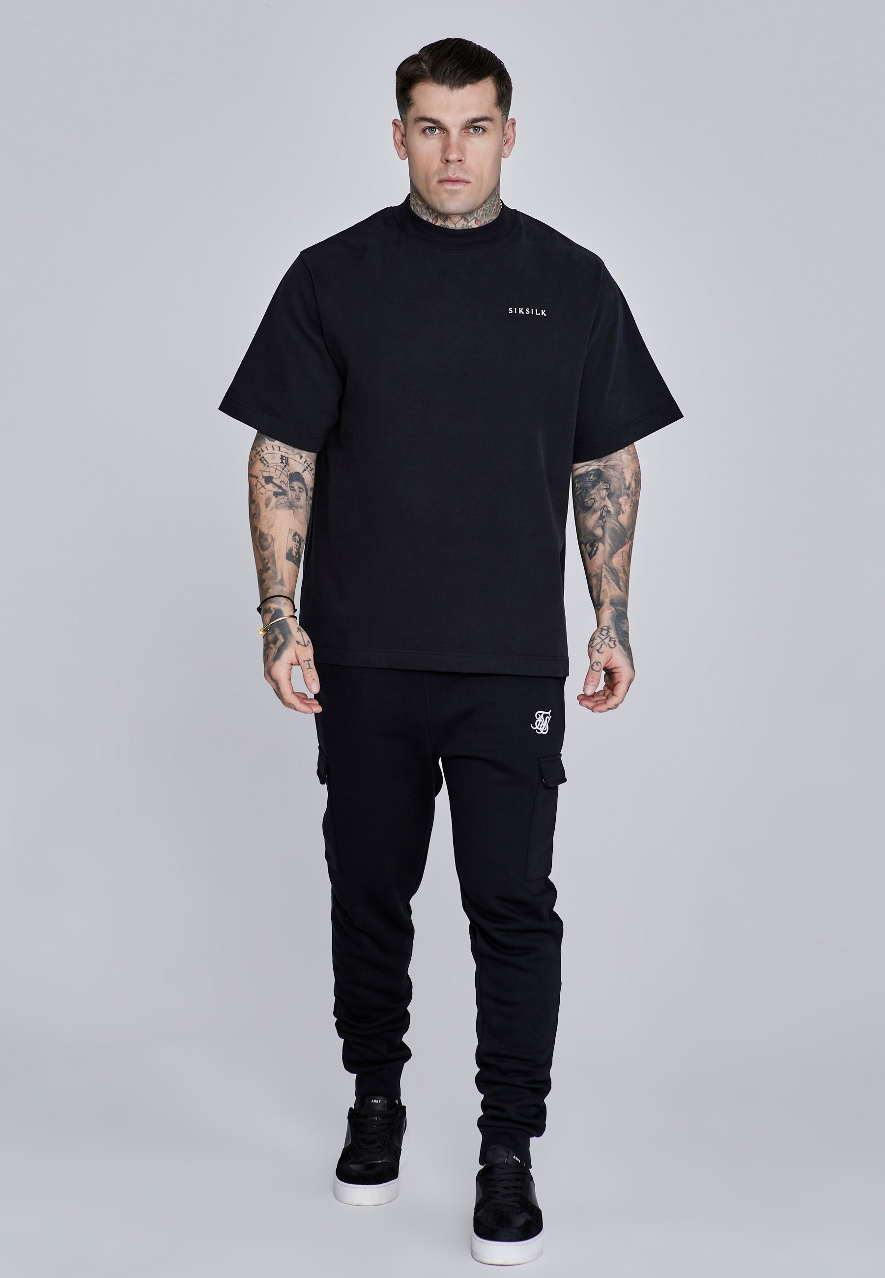 Joggers Cargo Essentials in nero Pantaloni SikSilk