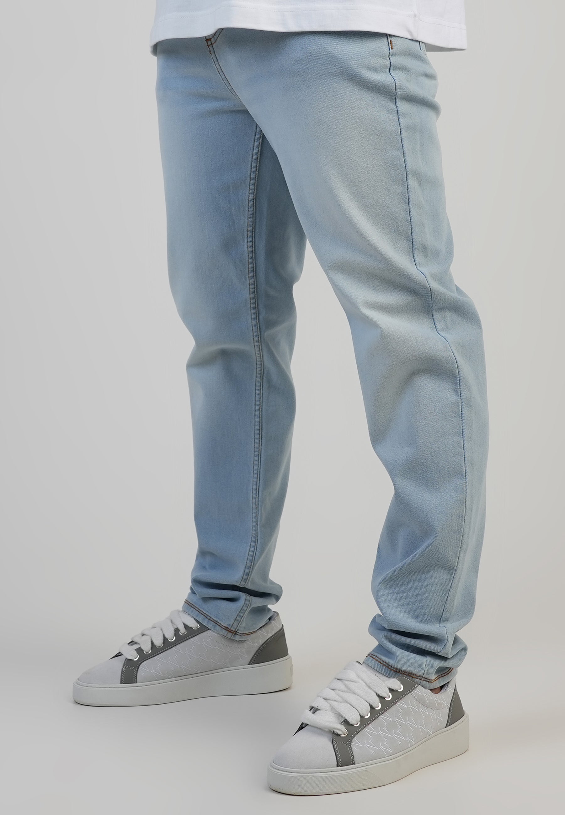 Jeans slim fit in azzurro lavato SikSilk