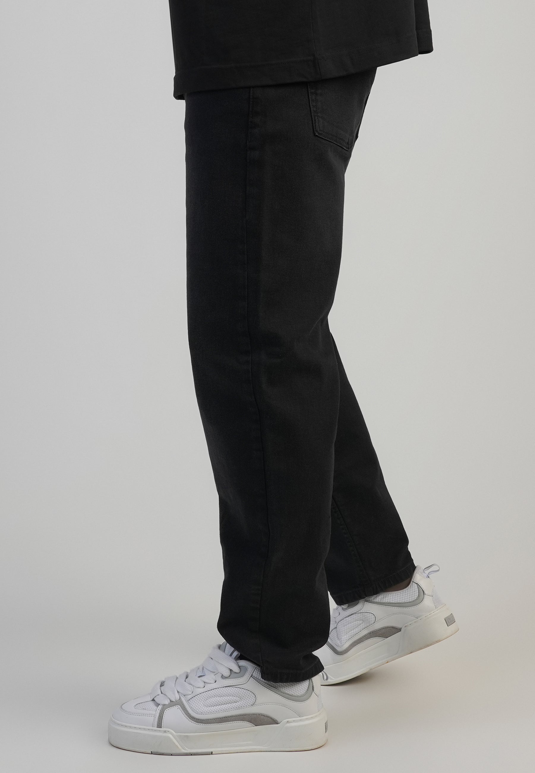 Jeans Tapered in nero lavato SikSilk