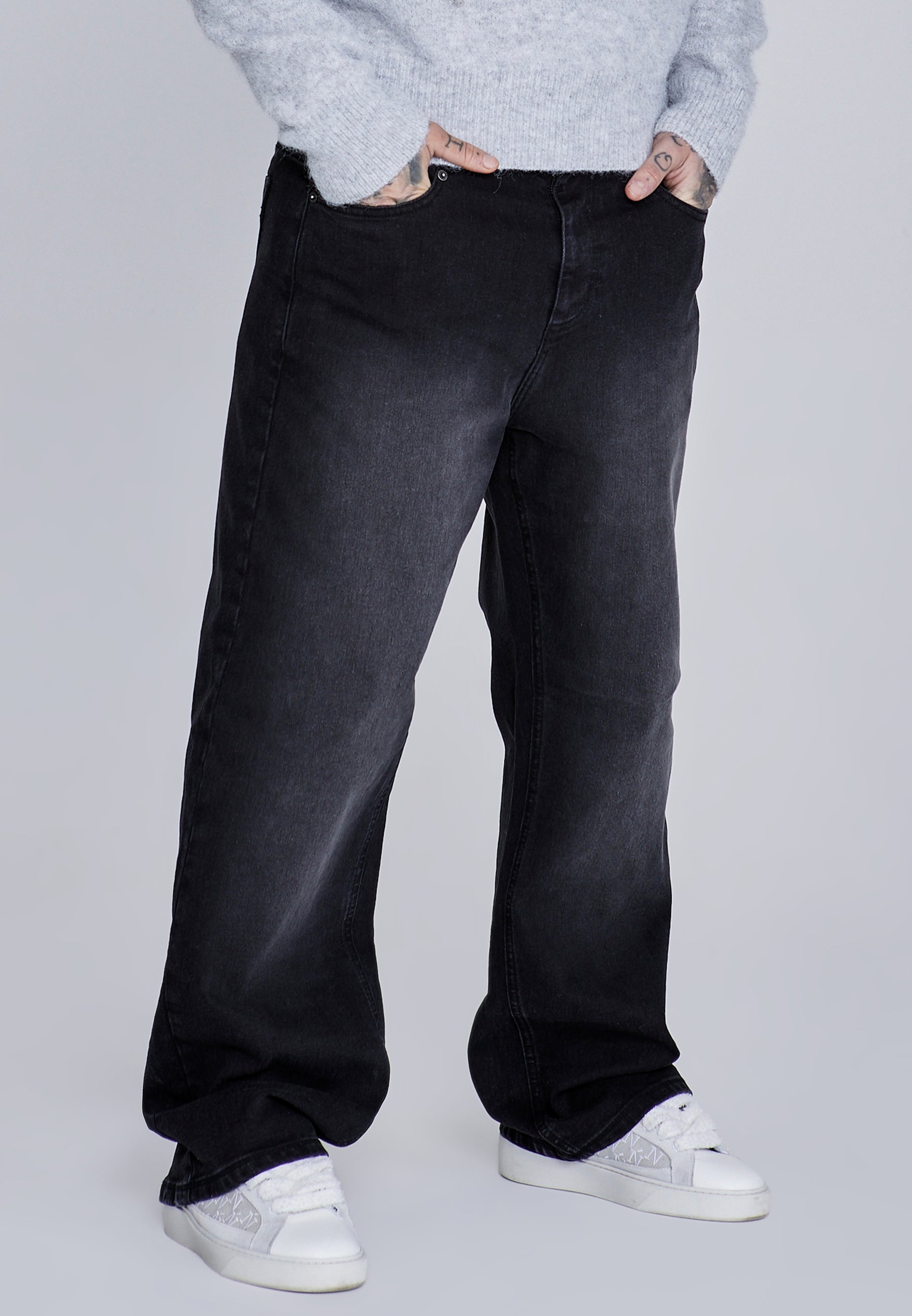 Jeans loose fit in nero lavato SikSilk