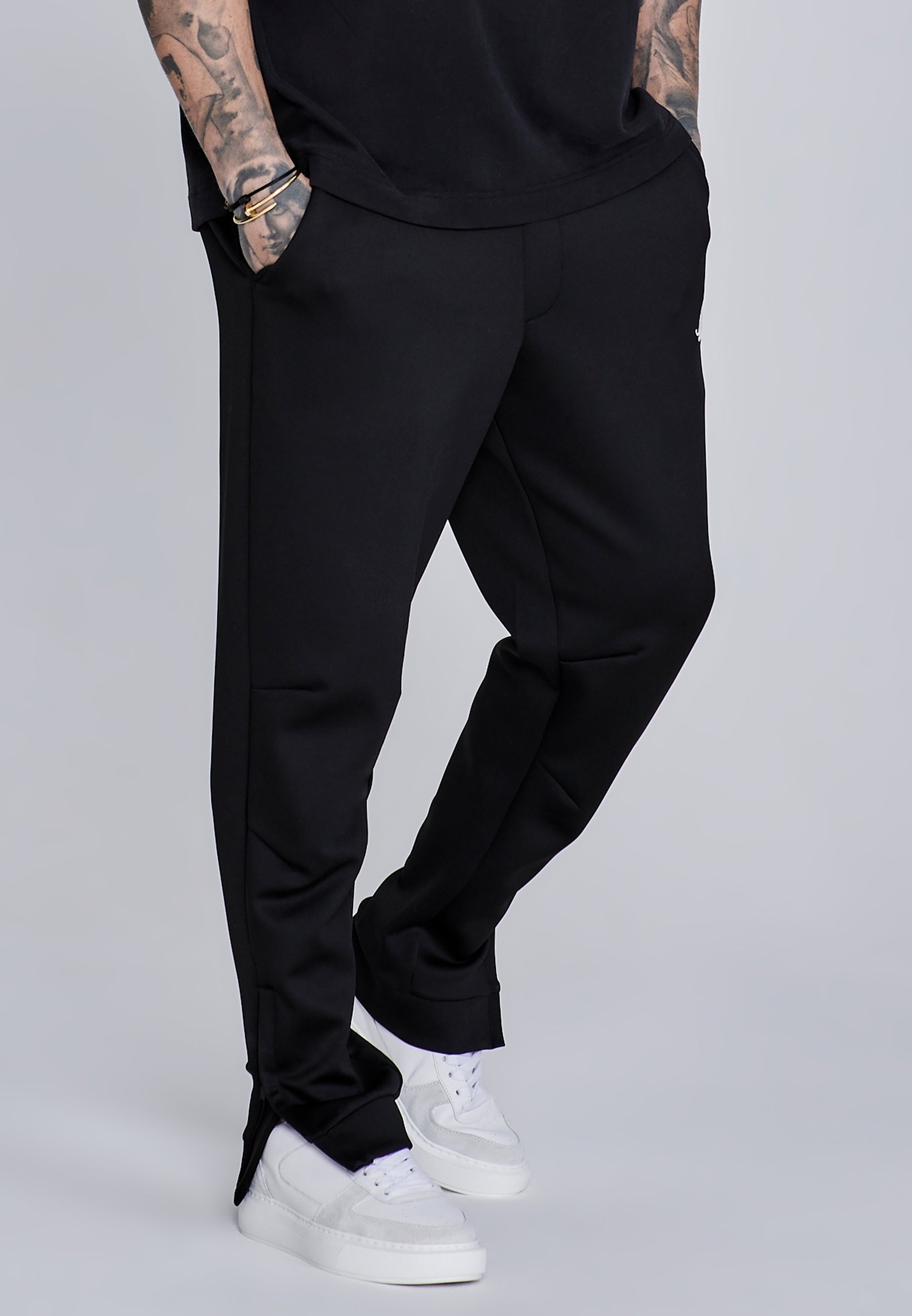 Joggers Essentials in poliestere nero Pantaloni SikSilk