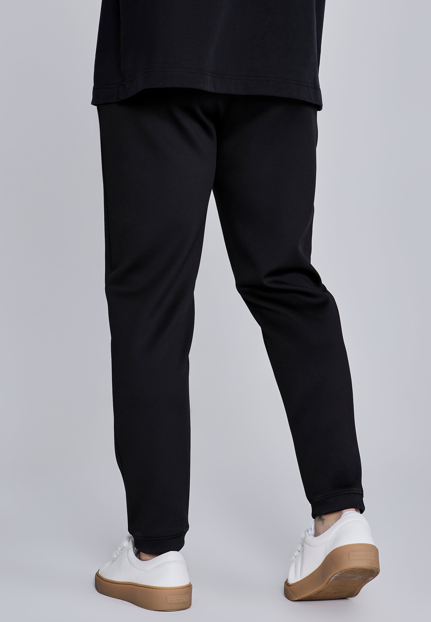 Pantaloni Essentials a pieghe in nero Pantaloni SikSilk