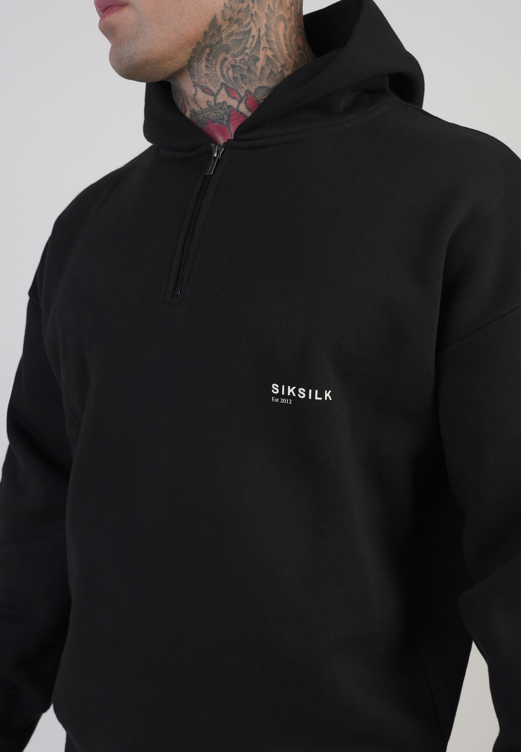 Felpa grafica con cappuccio in nero SikSilk