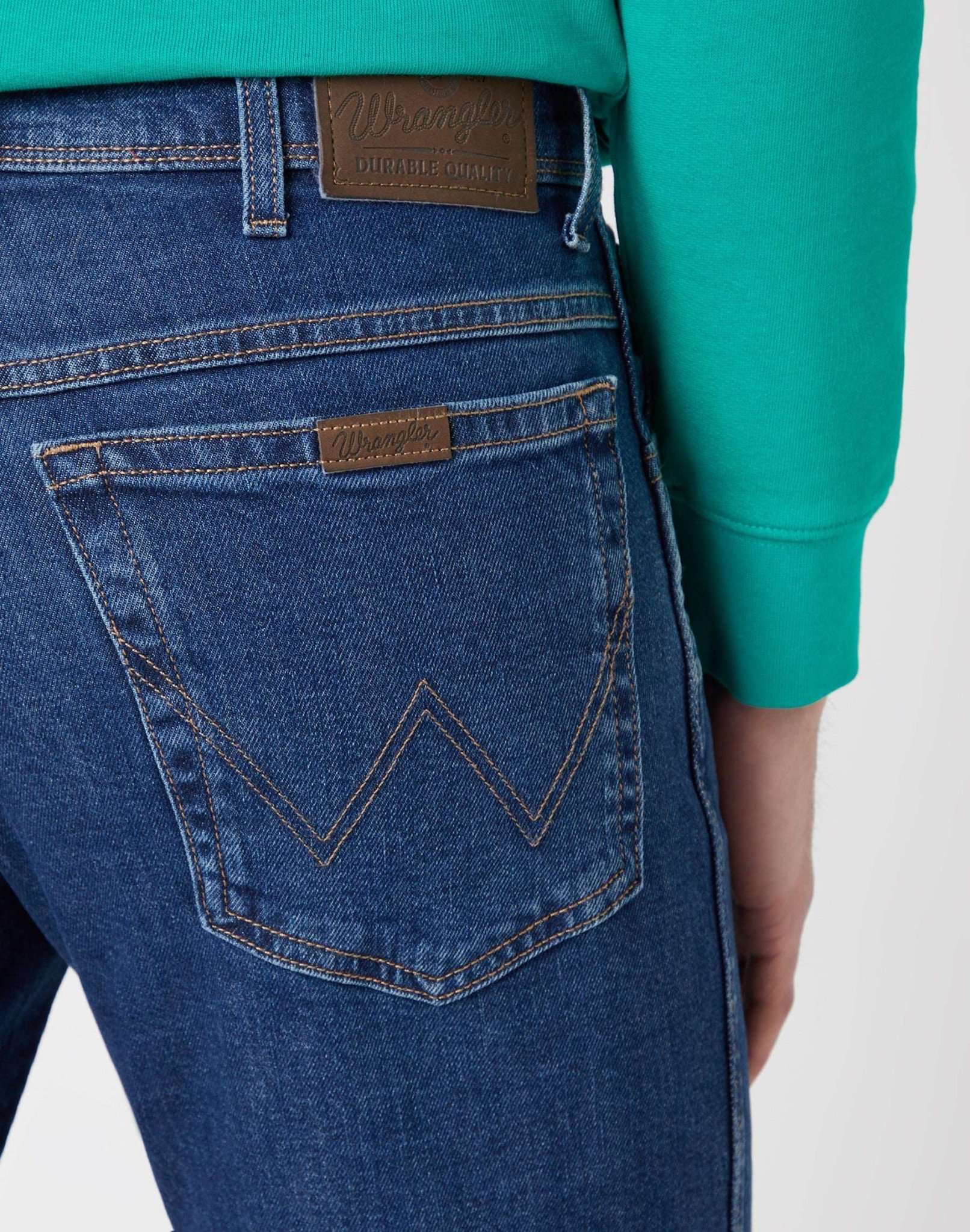 Jeans Wrangler Regular Fit Low Stretch in Darkstone