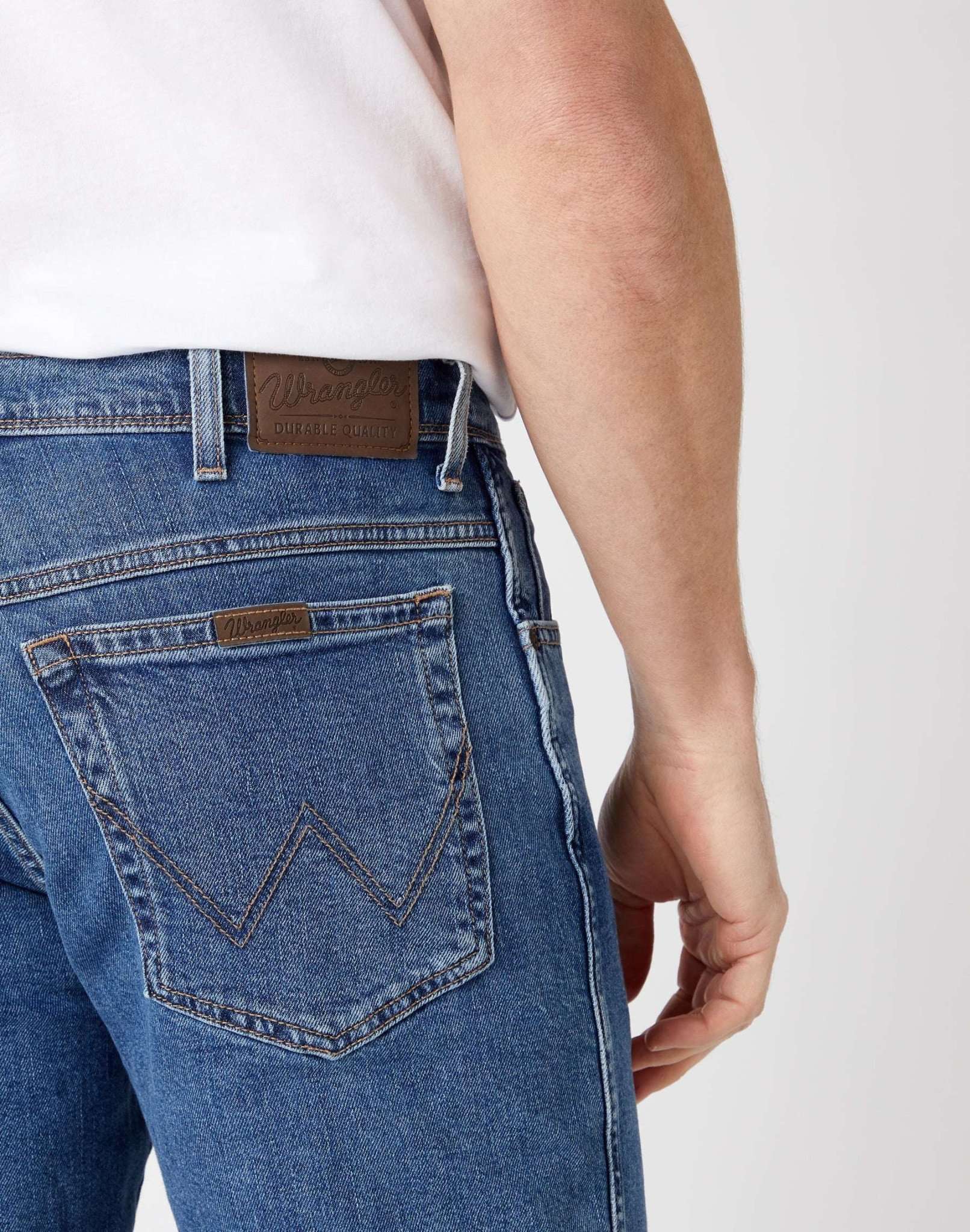 Jeans Wrangler Regular Fit Low Stretch in Stonewash