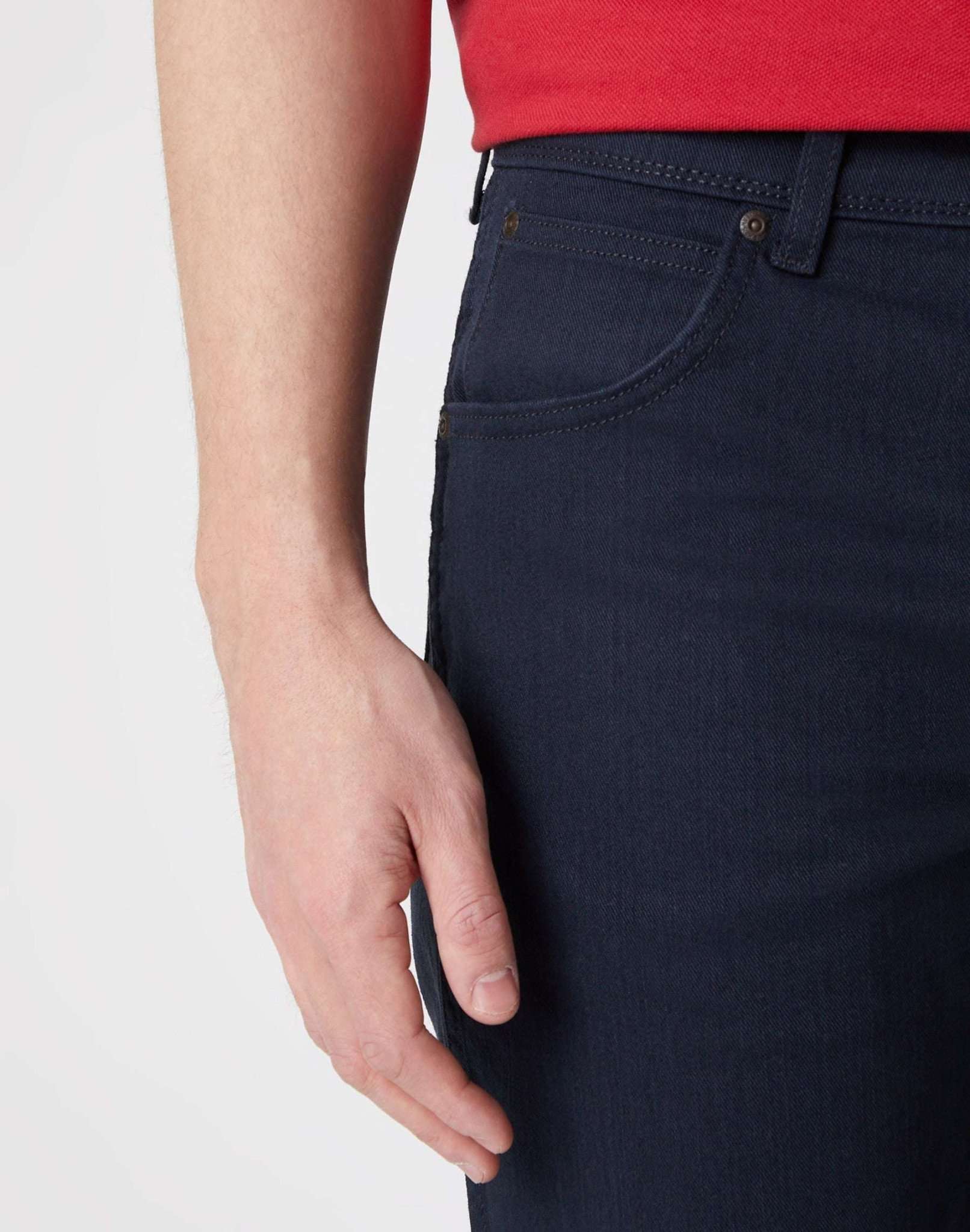 Pantaloni Wrangler dal taglio regolare e poco elasticizzati in stile navy