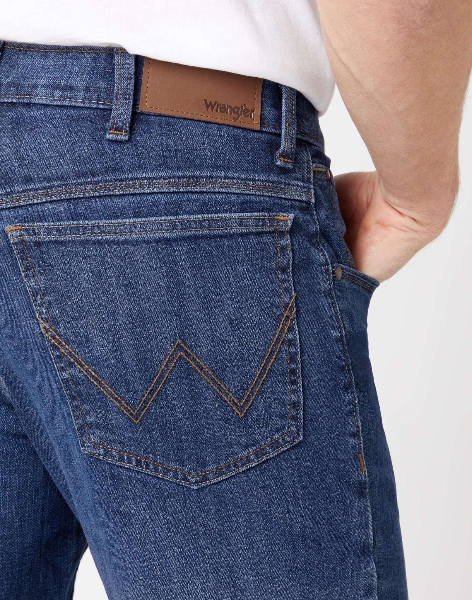 Dritti Low Stretch in pietra scura Jeans Wrangler
