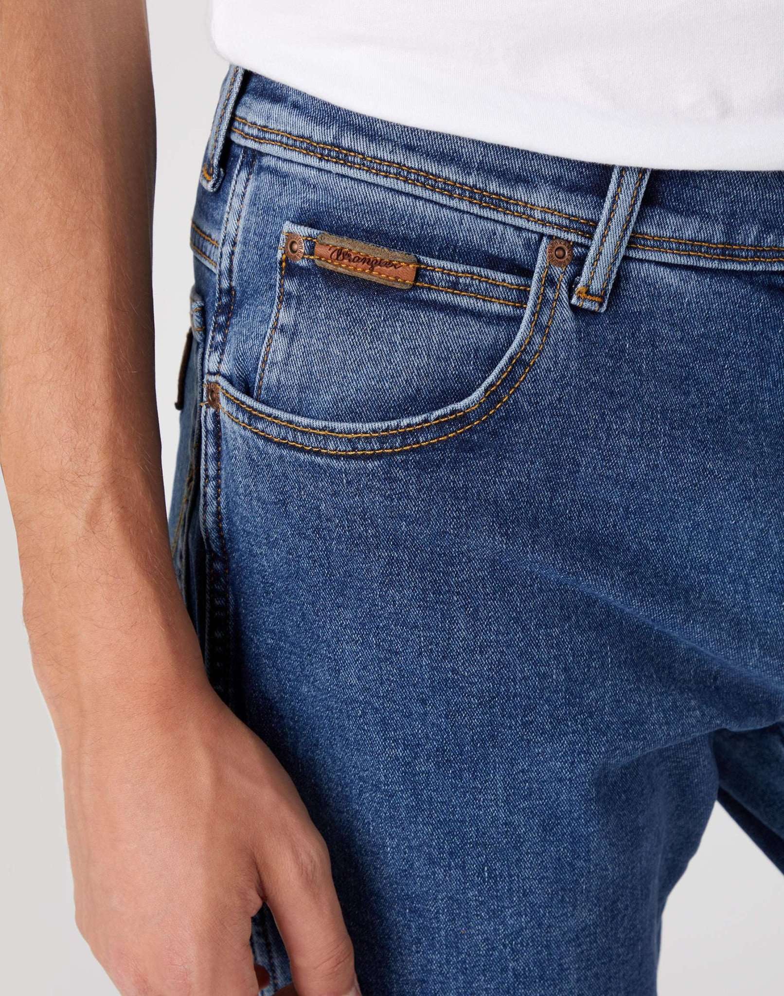 Jeans Texas Medium Stretch con lavaggio a pietra Wrangler