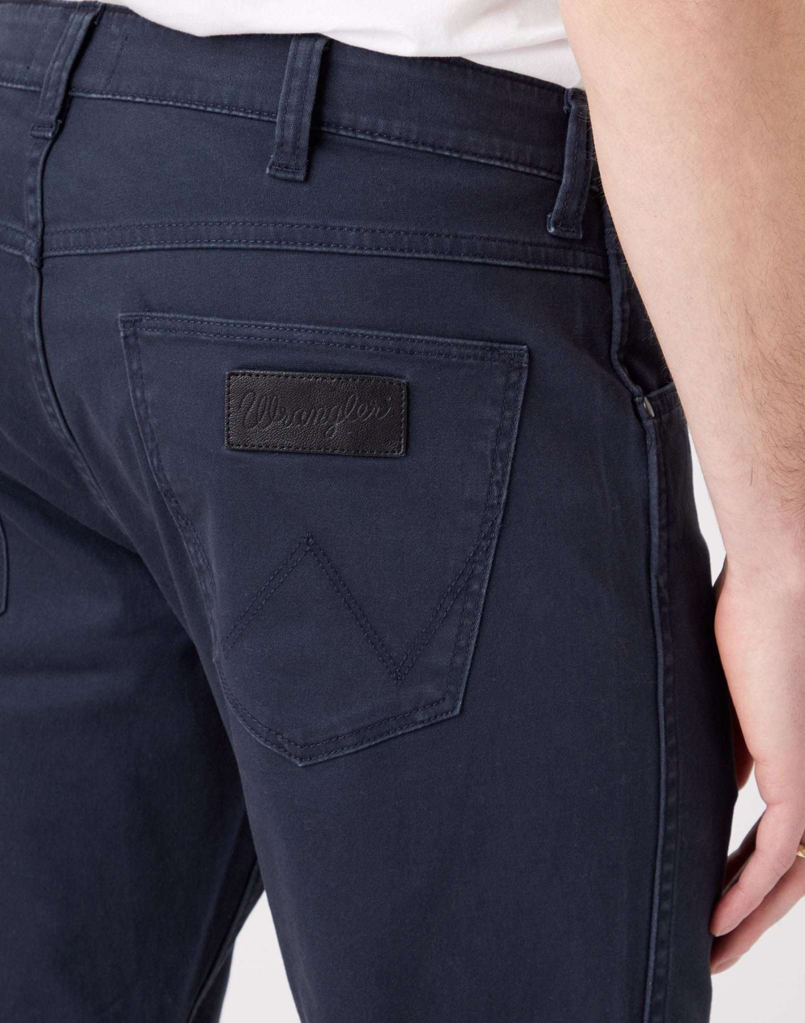 Pantaloni Greensboro Low Stretch in Dark Navy Wrangler