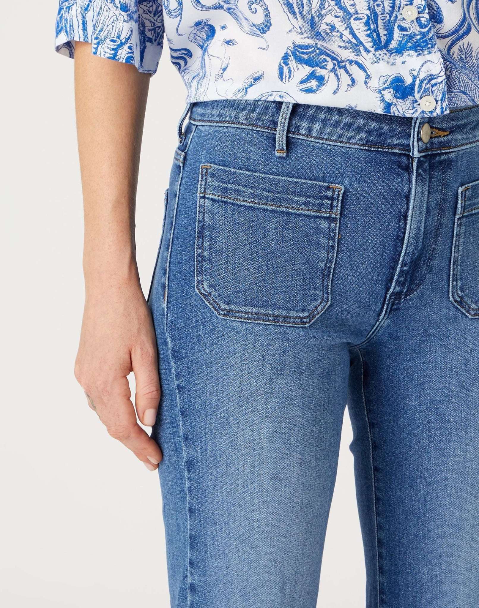 Jeans Flare in Raven Wrangler