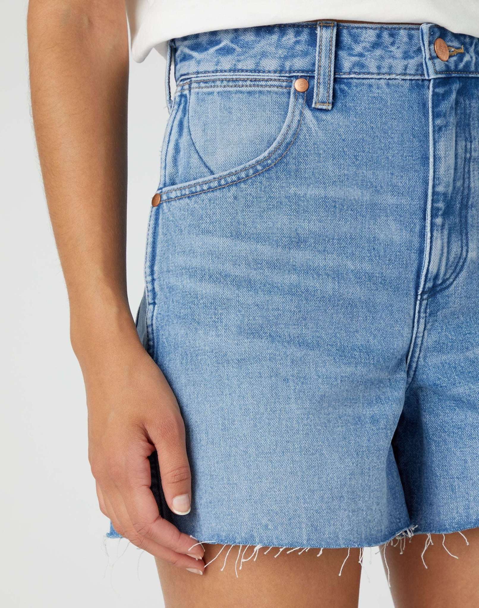 Donna in Lost Control Jean Shorts Wrangler
