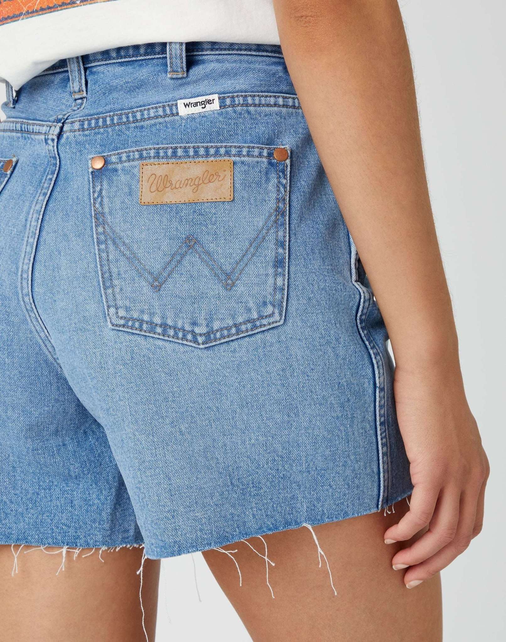 Donna in Lost Control Jean Shorts Wrangler