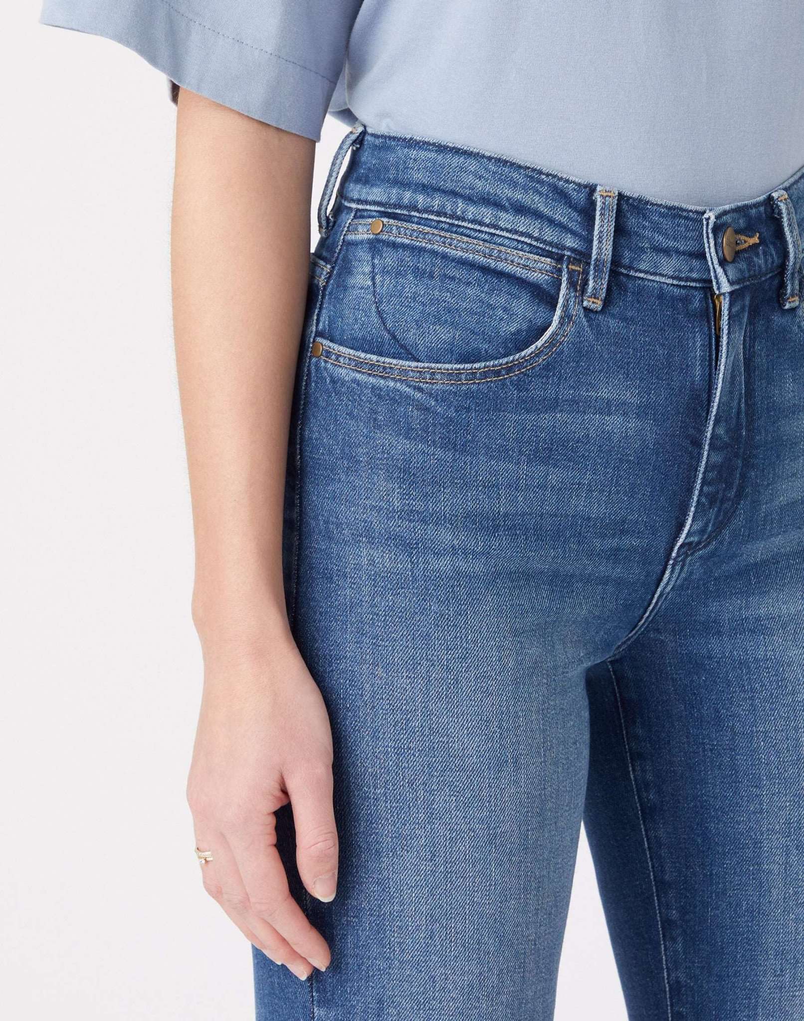 Dritto in Airblue Jeans Wrangler