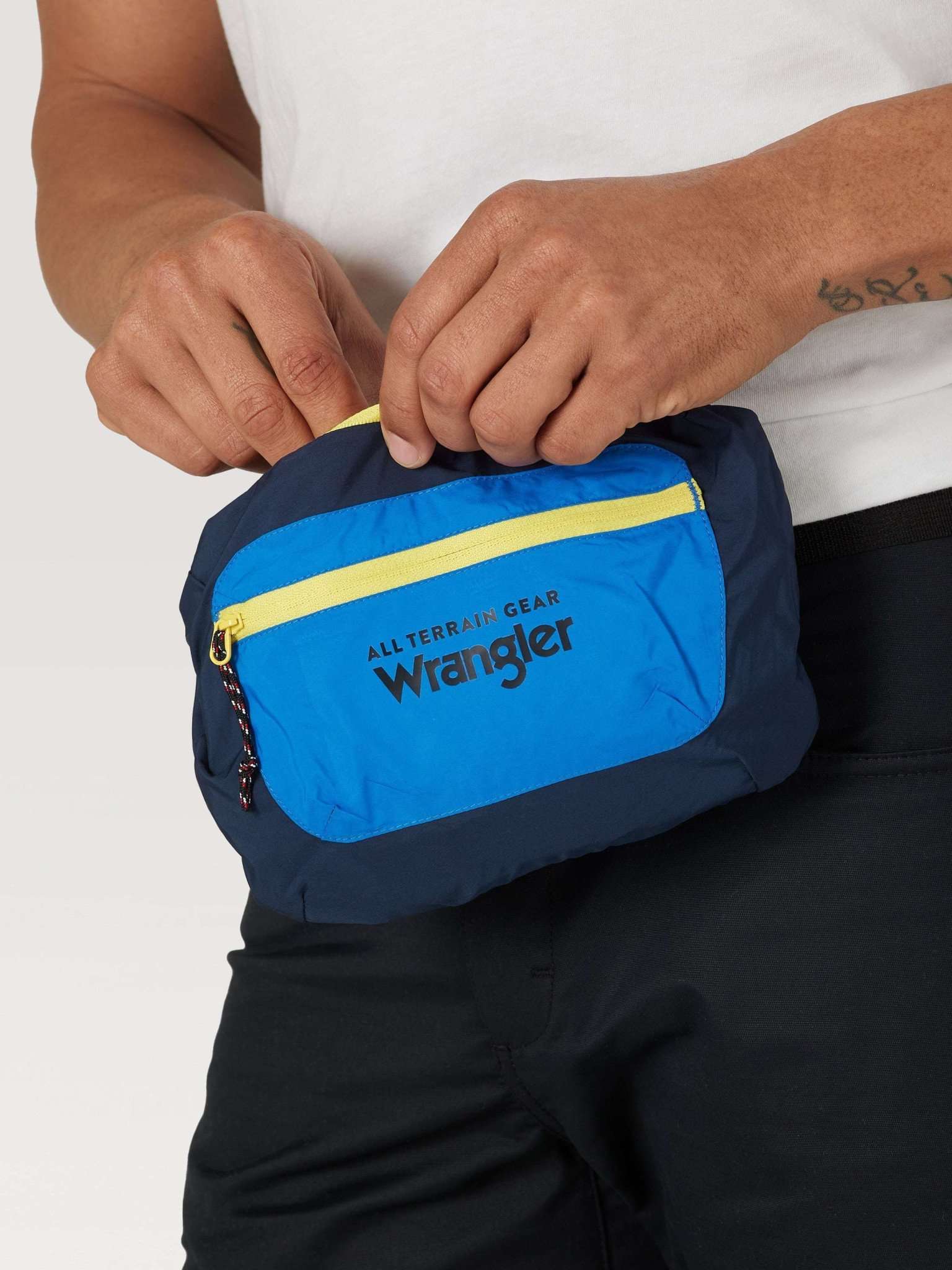 All Terrain Gear Packable Zipoff Cargo in Nero Pantaloni Wrangler
