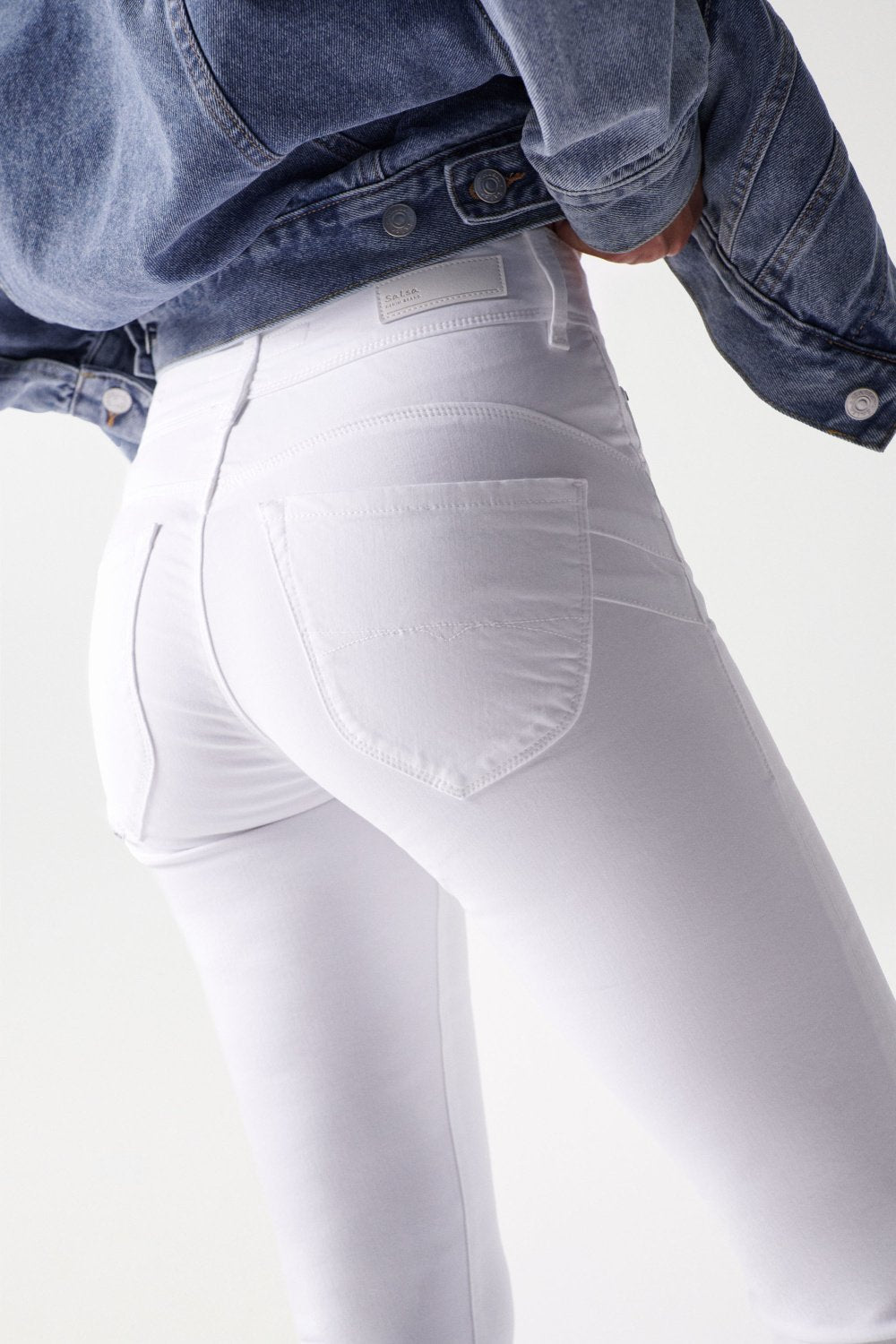 Secret Slim Push-In in jeans bianchi Salsa Jeans