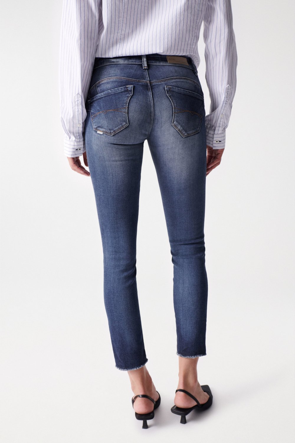 Wonder Cropped Skinny Push-Up in jeans lavaggio scuro Salsa Jeans
