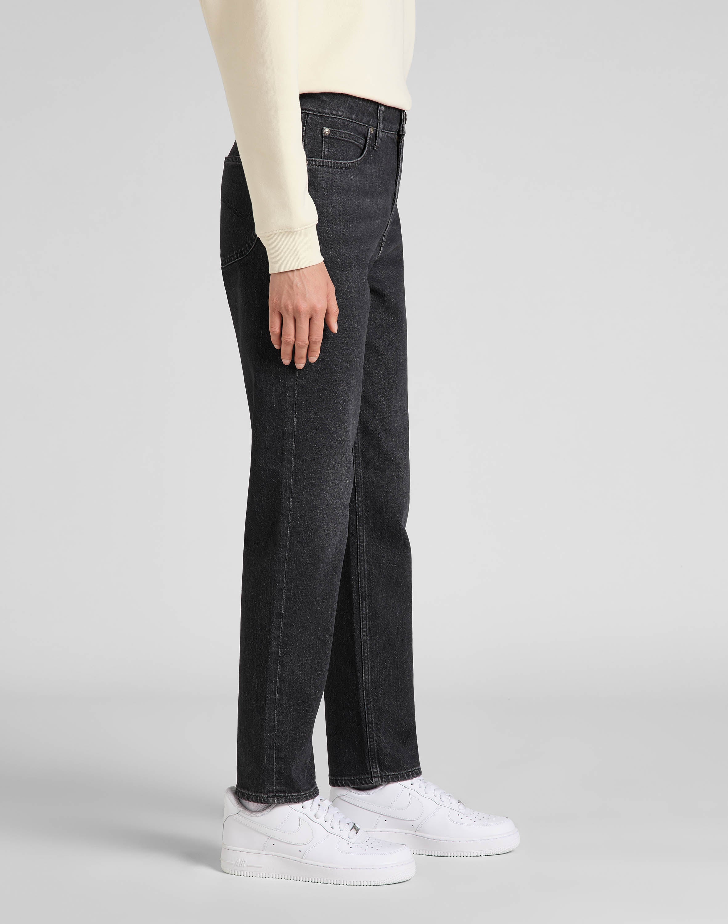 Carol in gonna jeans Lee