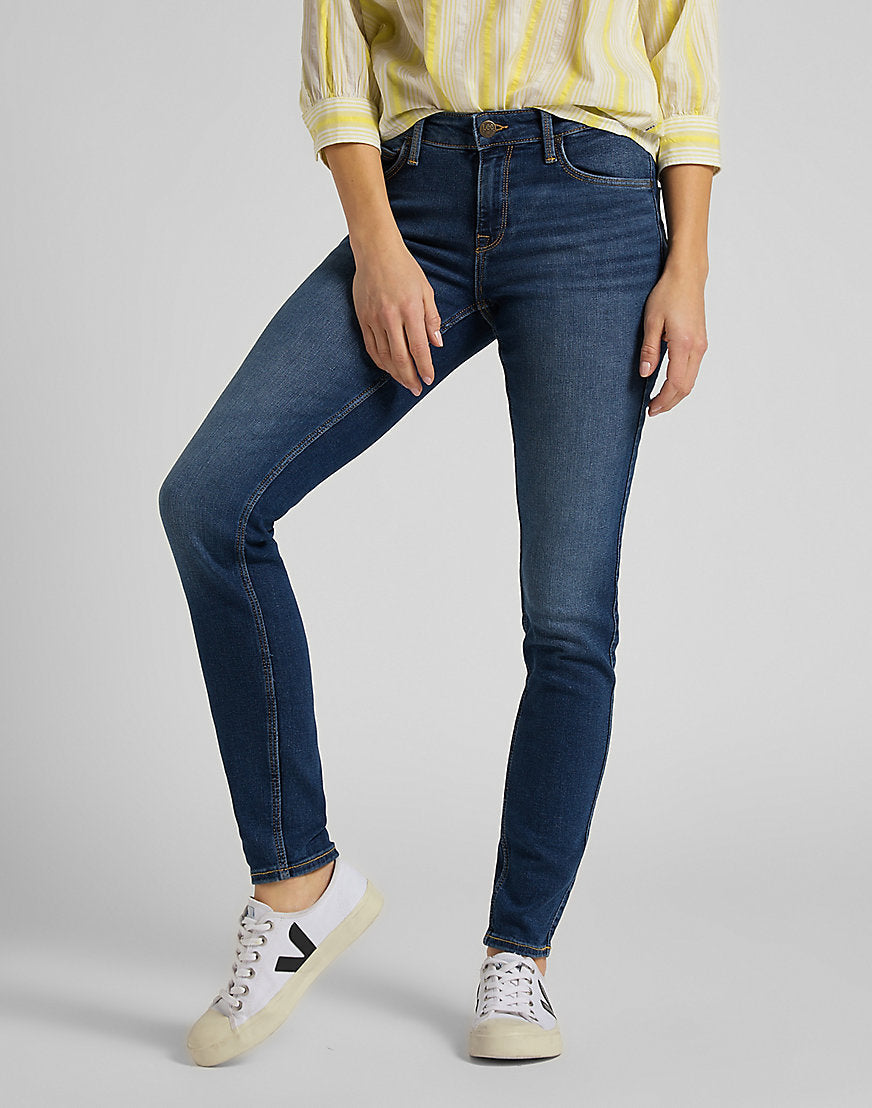 Scarlett in jeans Mid Martha Lee