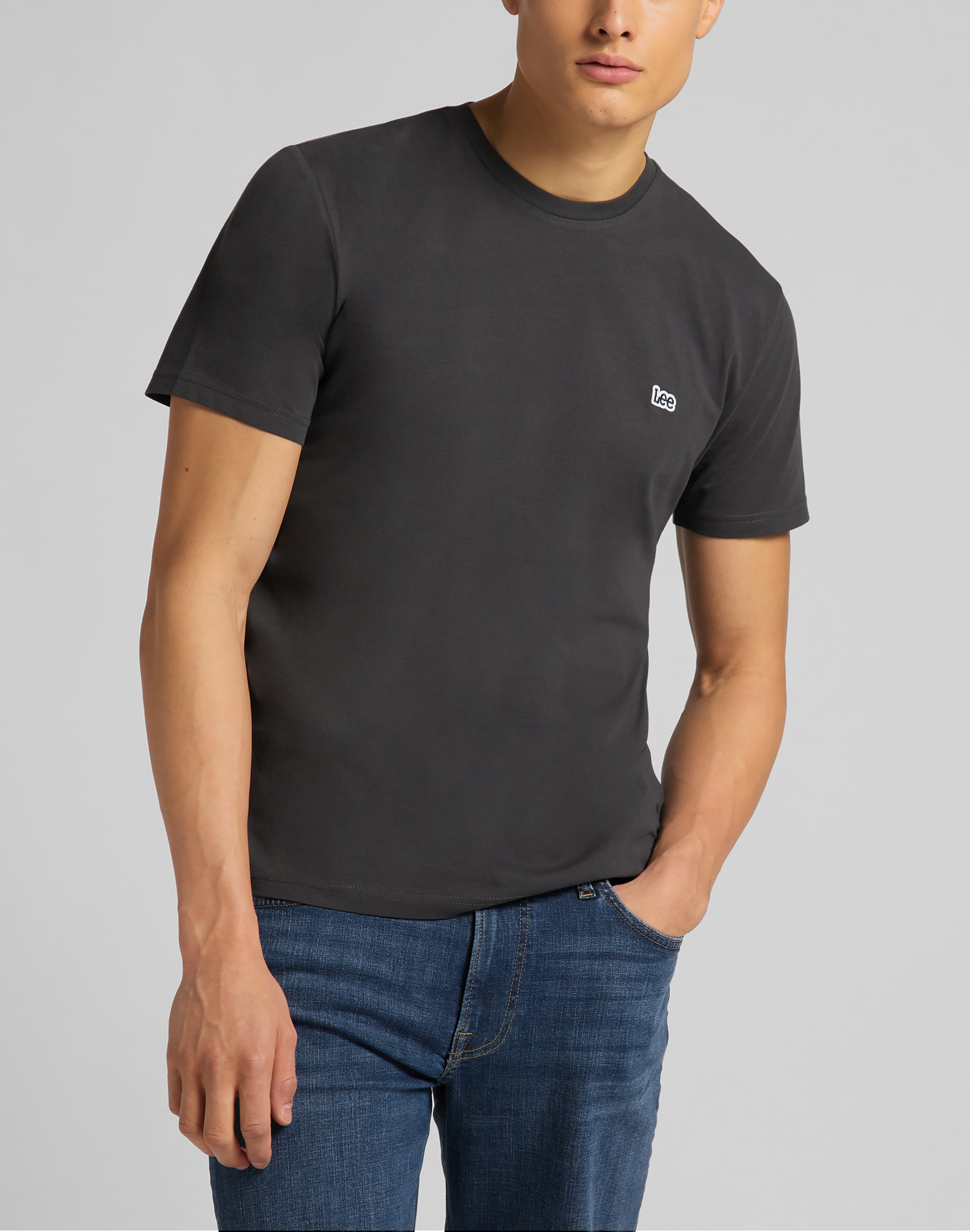 T-shirt a manica corta con logo patch in nero lavato Lee