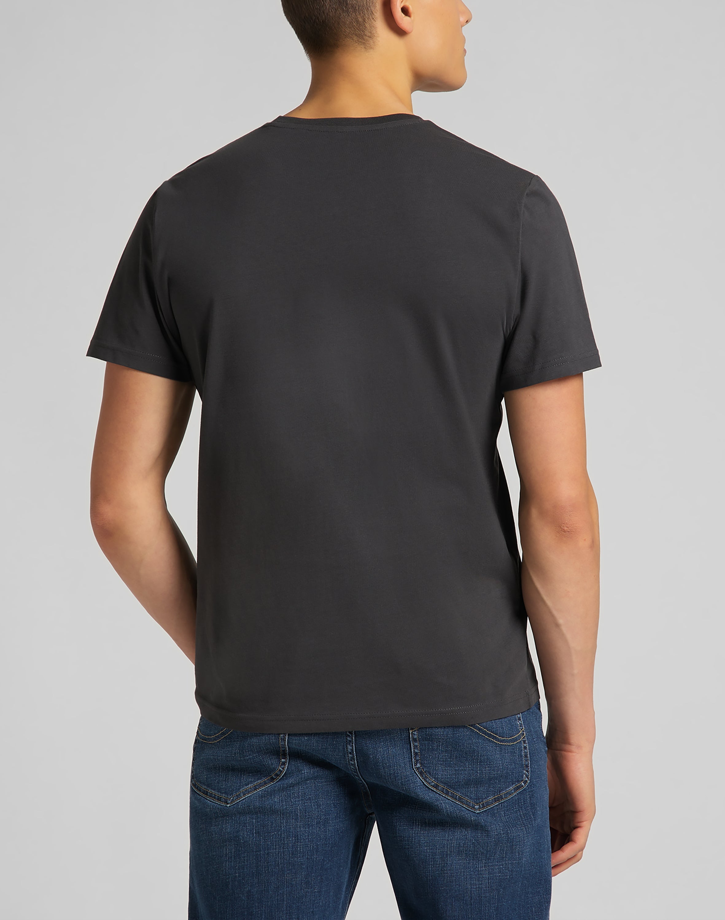 T-shirt a manica corta con logo patch in nero lavato Lee