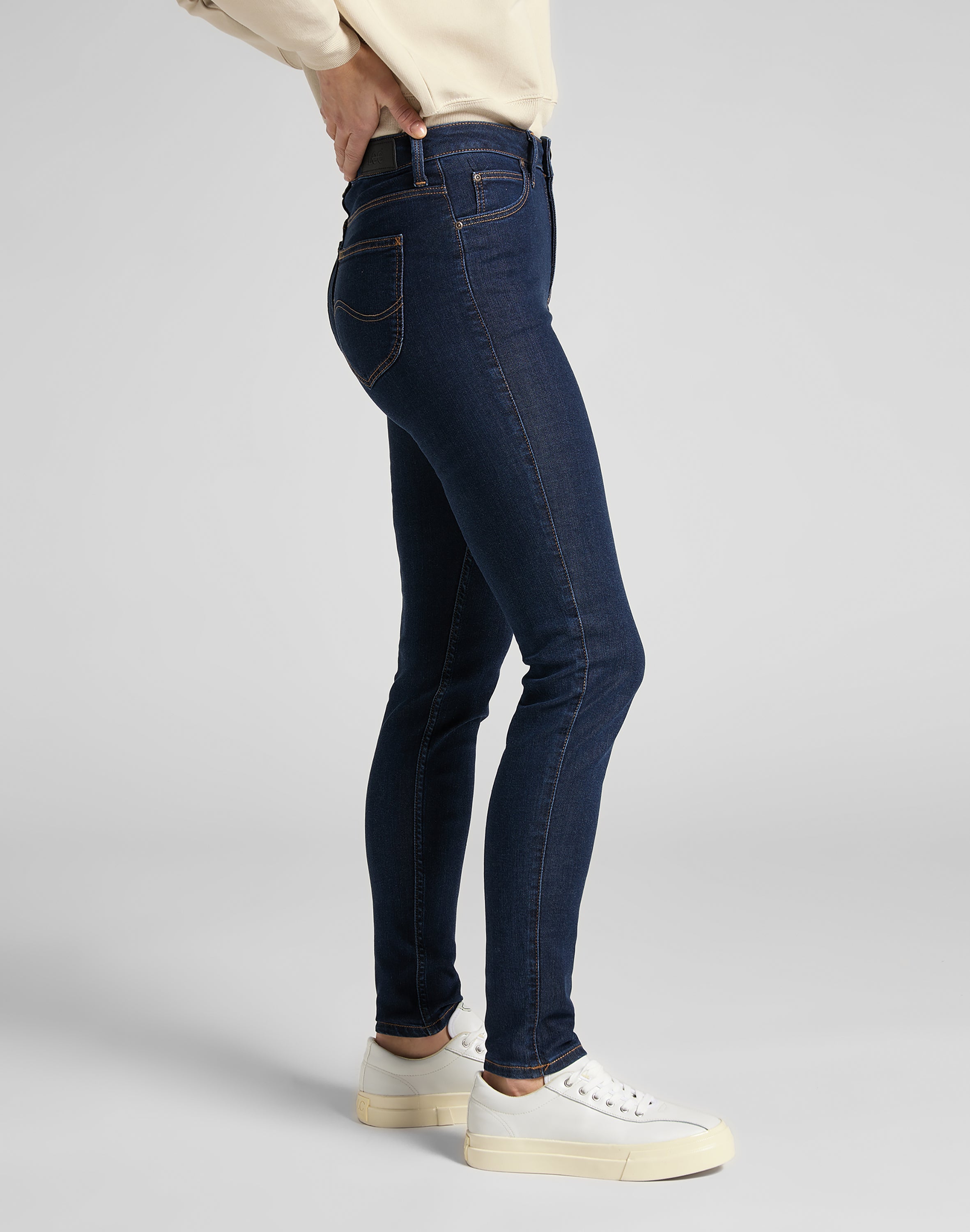 Scarlett High in jeans tonali stonewash Lee