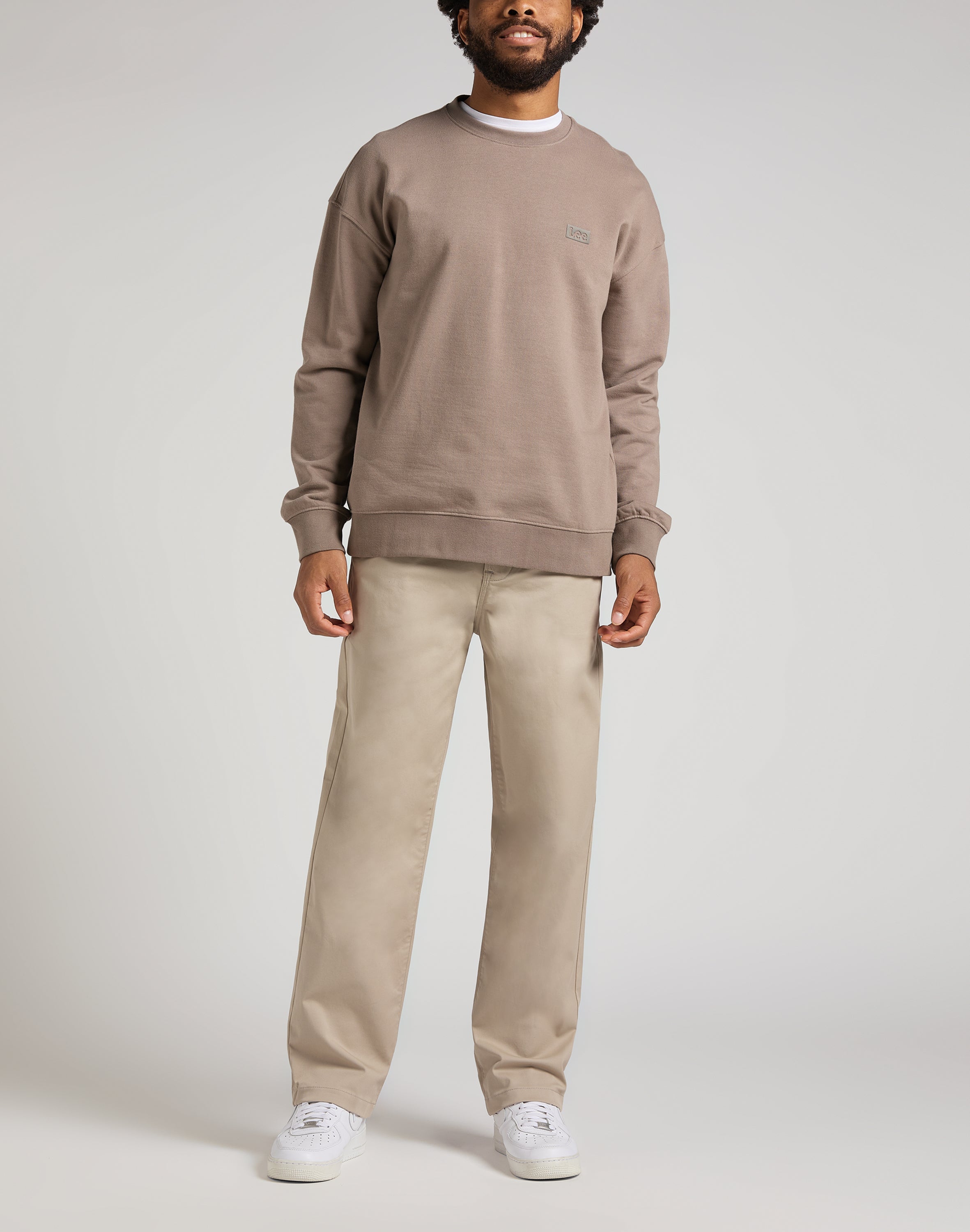 Pantaloni chino rilassati in pietra Lee