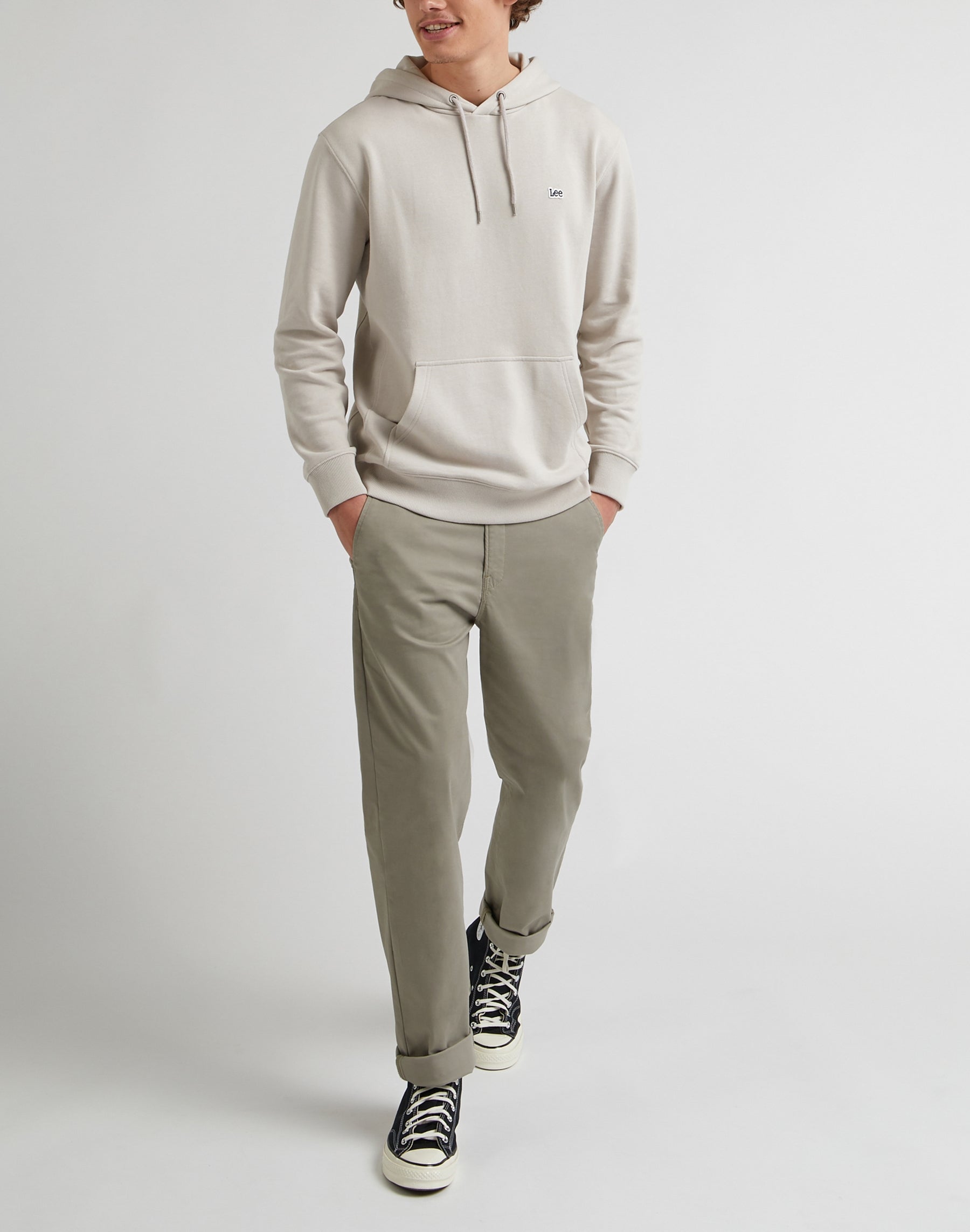 Pantaloni chino regular in Mushroom Lee