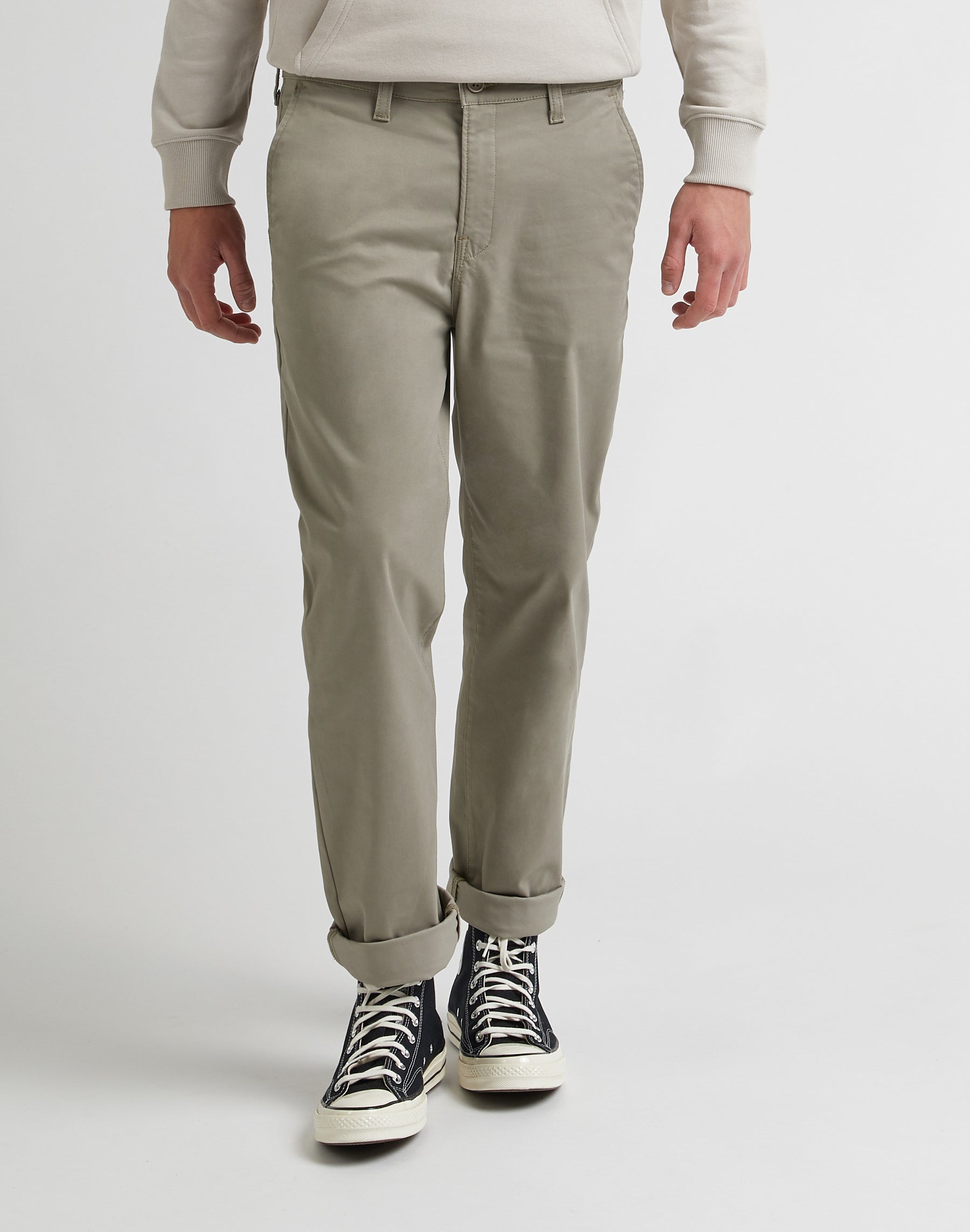 Pantaloni chino regular in Mushroom Lee