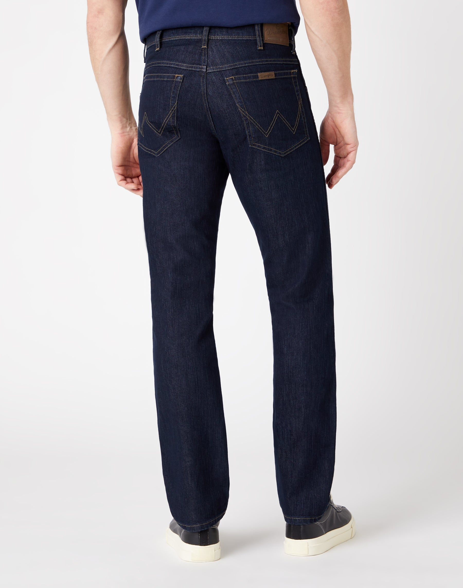 Jeans Wrangler regular fit medium stretch con lavaggio a risciacquo