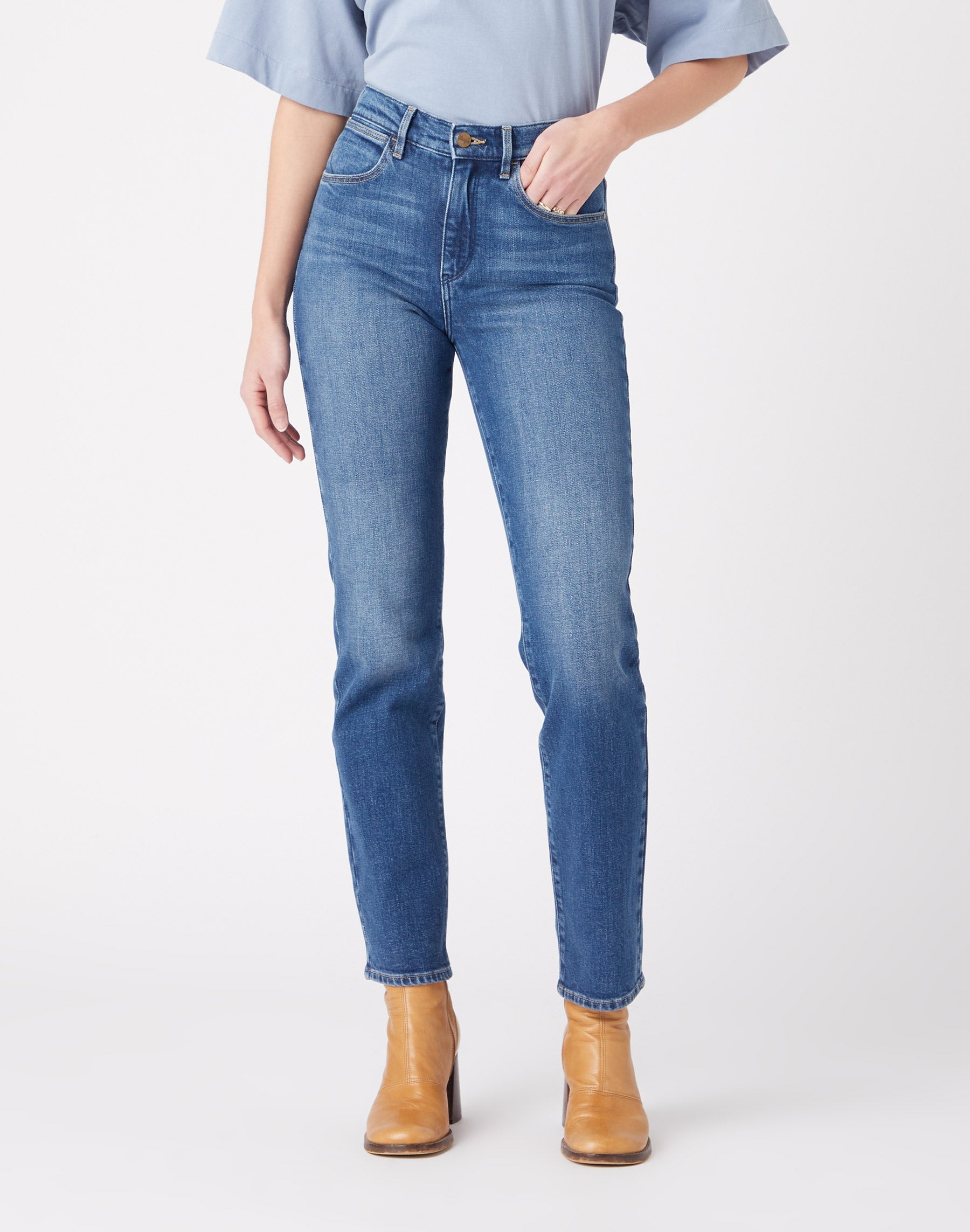Dritto in Airblue Jeans Wrangler