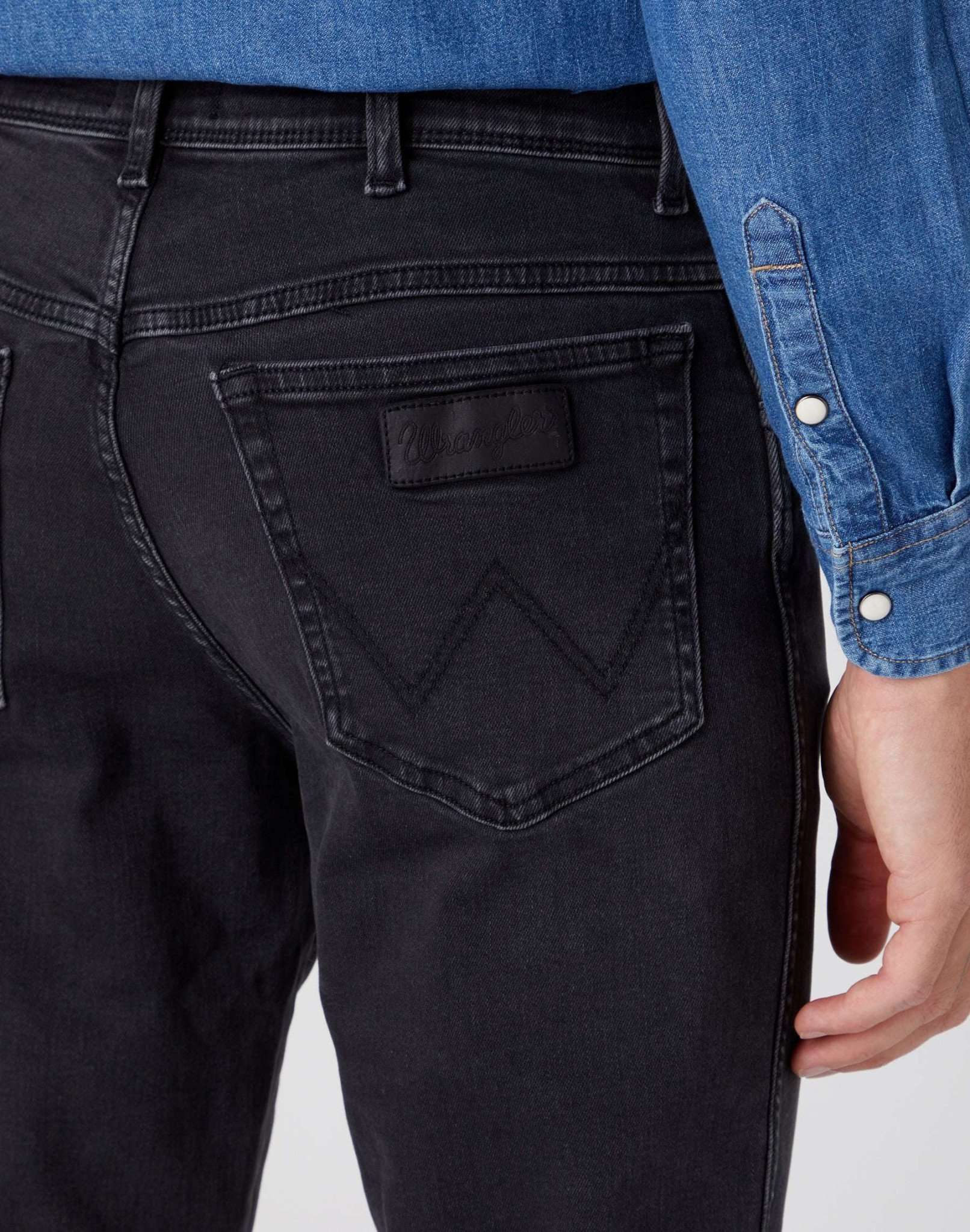 Jeans Texas Slim in Nero Corvo Wrangler   