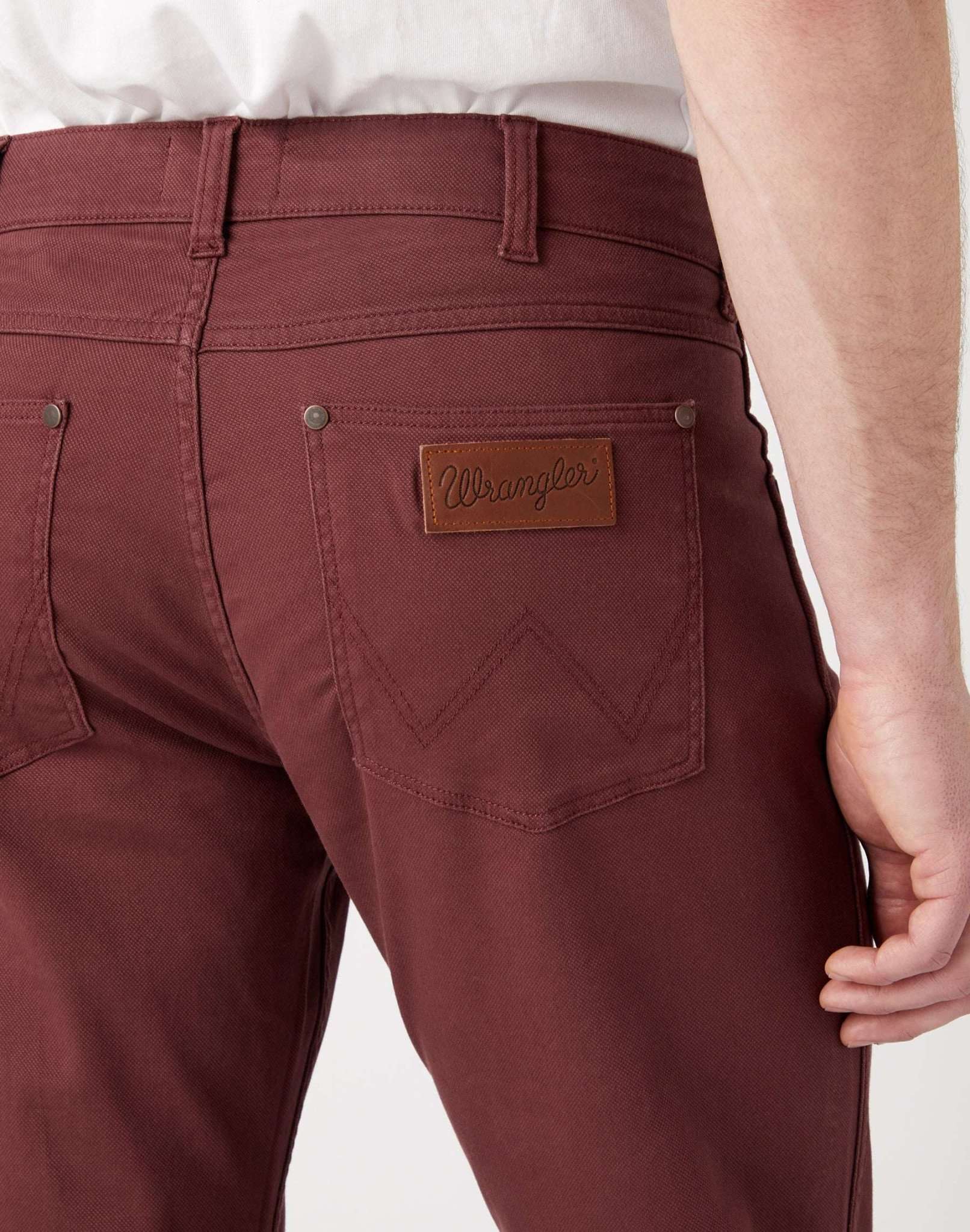 Greensboro in Dahlia Pantaloni Wrangler   