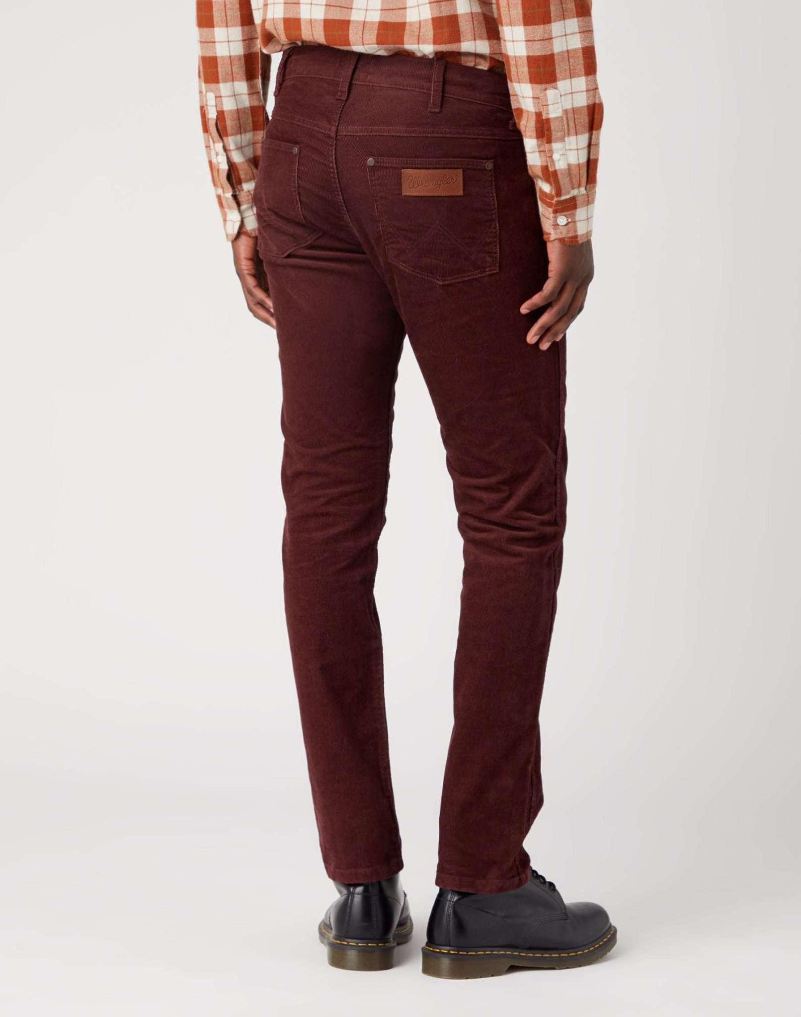 Greensboro Corduroy in Dahlia Pantaloni Wrangler   