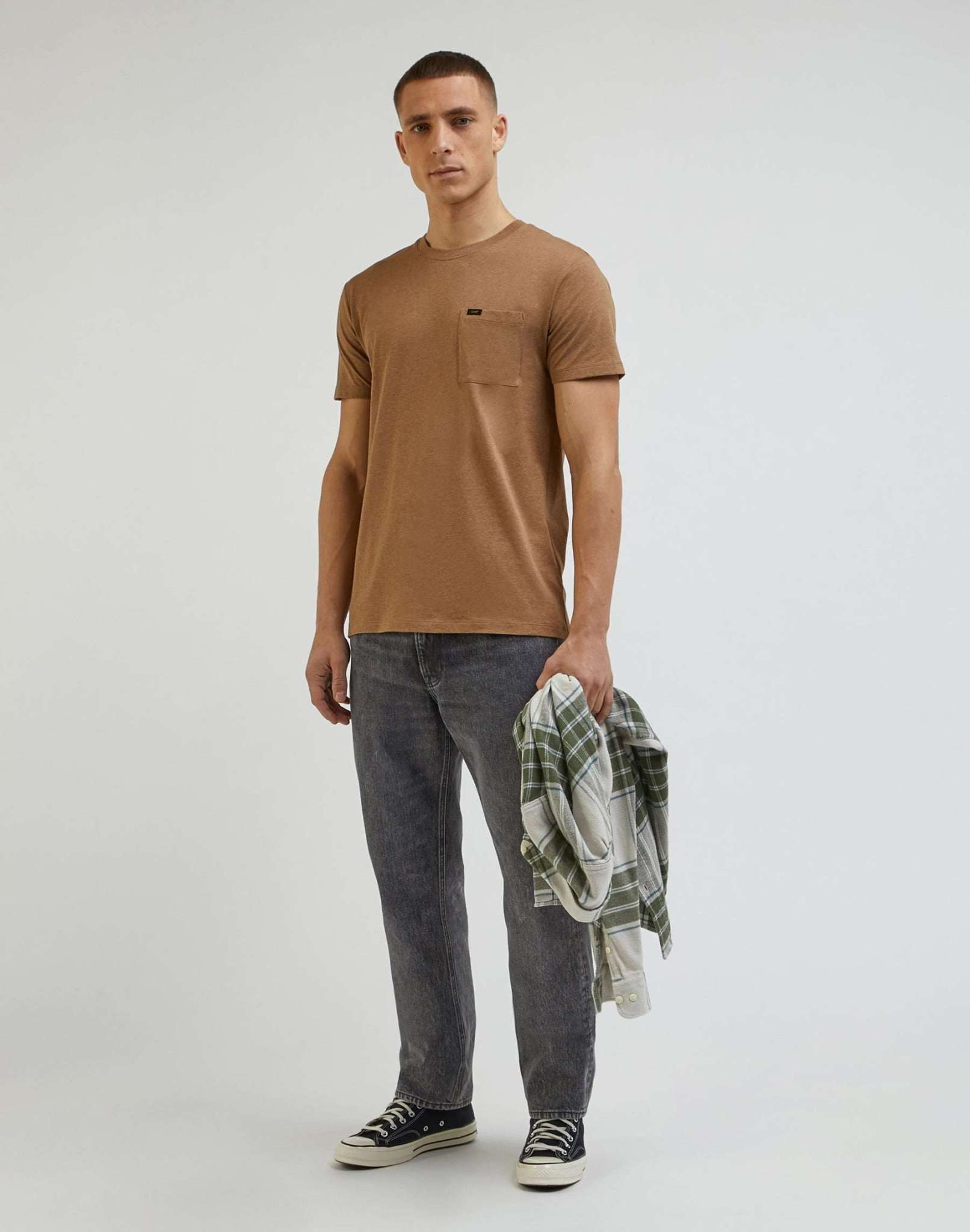 Ultimate Pocket Tee in T-shirt Tumbleweed Lee   