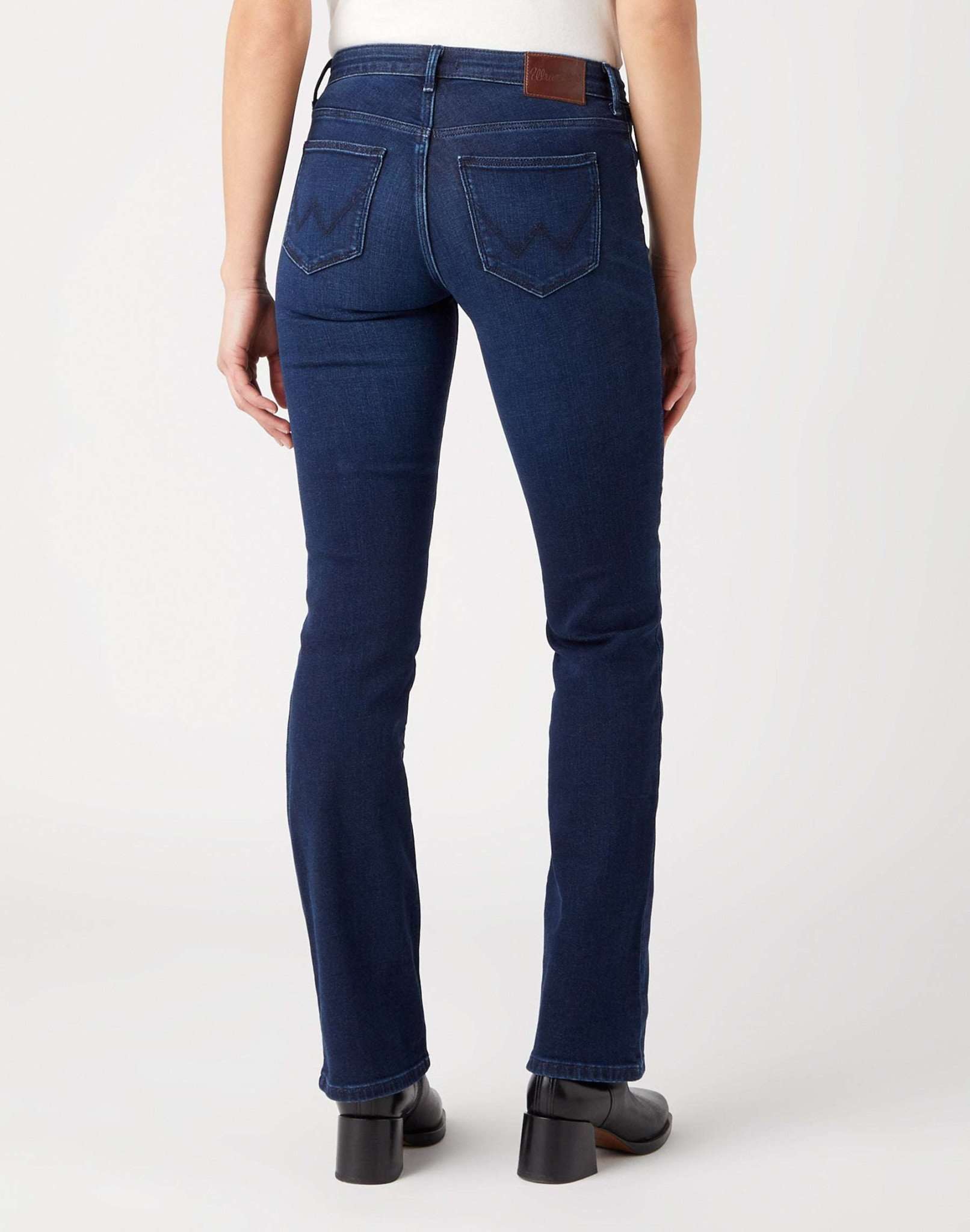 Bootcut in Jeans Nightshade Wrangler   