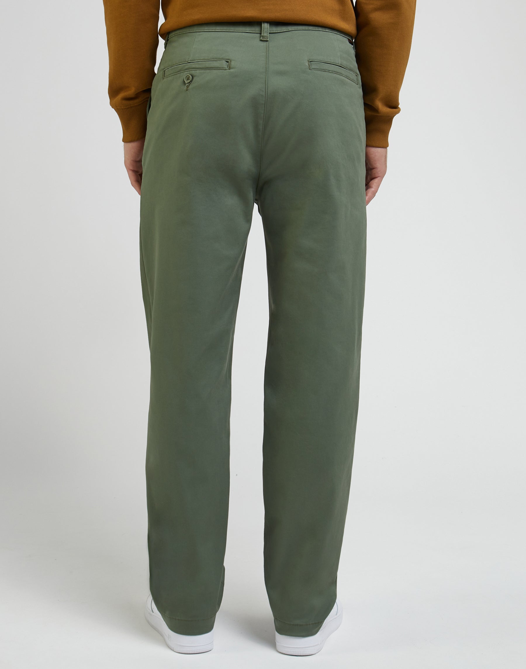 Pantaloni Chino rilassati in Olive Grove Lee   