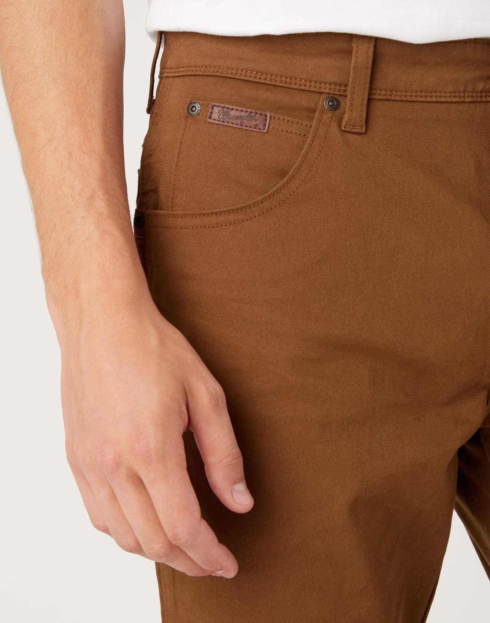 Pantaloni Texas Slim in Saddle Brown Wrangler   