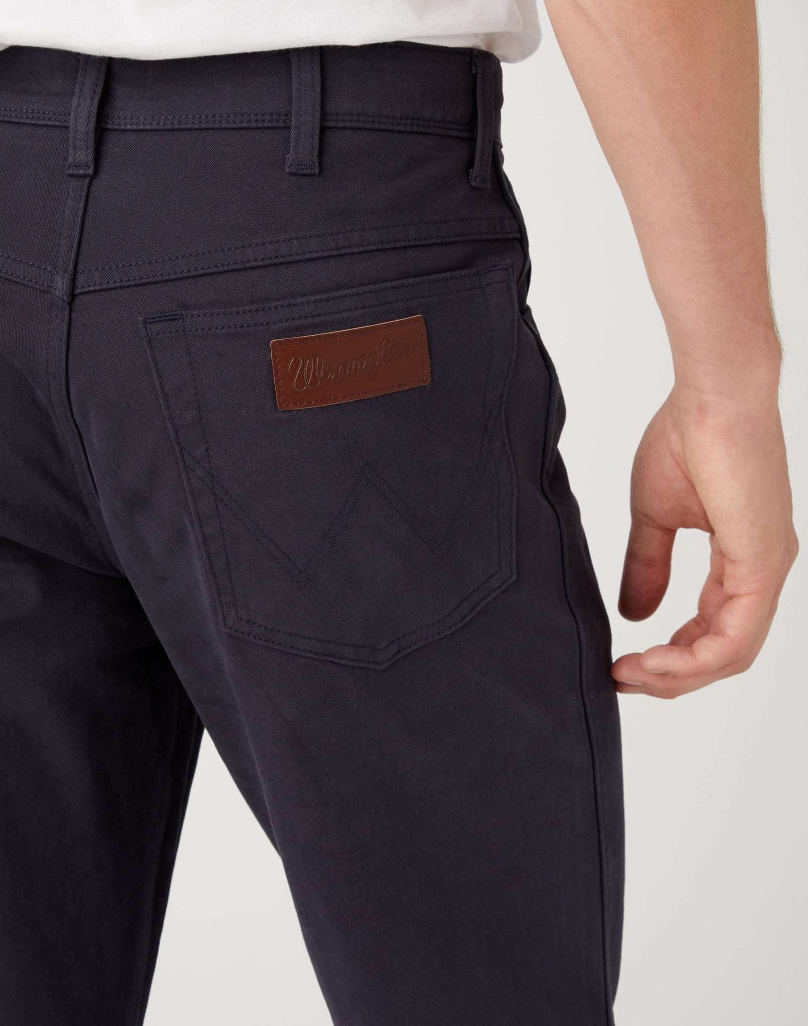 Pantaloni Texas Slim in Marina Scura Wrangler   