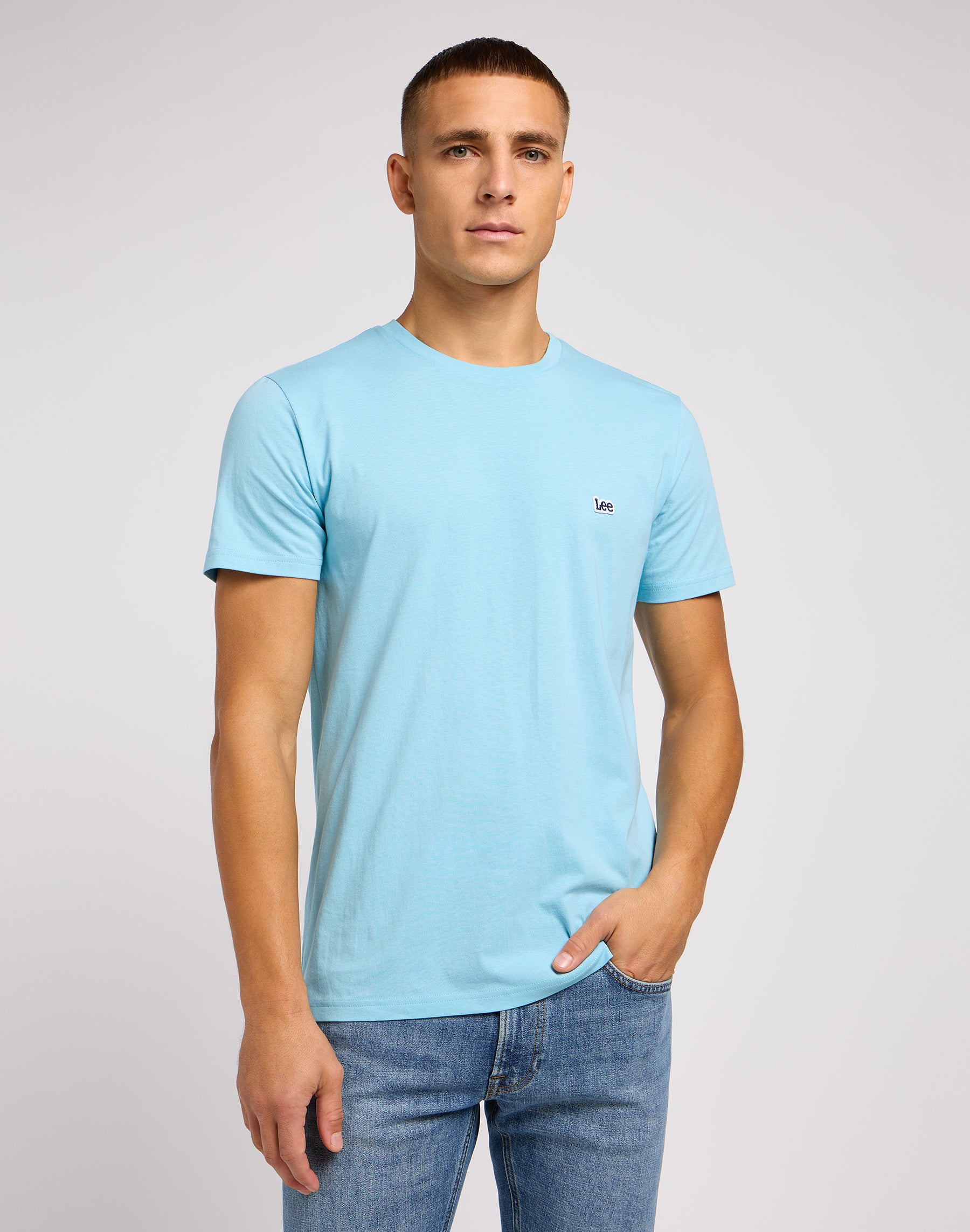 T-shirt con logo patch in maniche corte in blu preppy Lee   