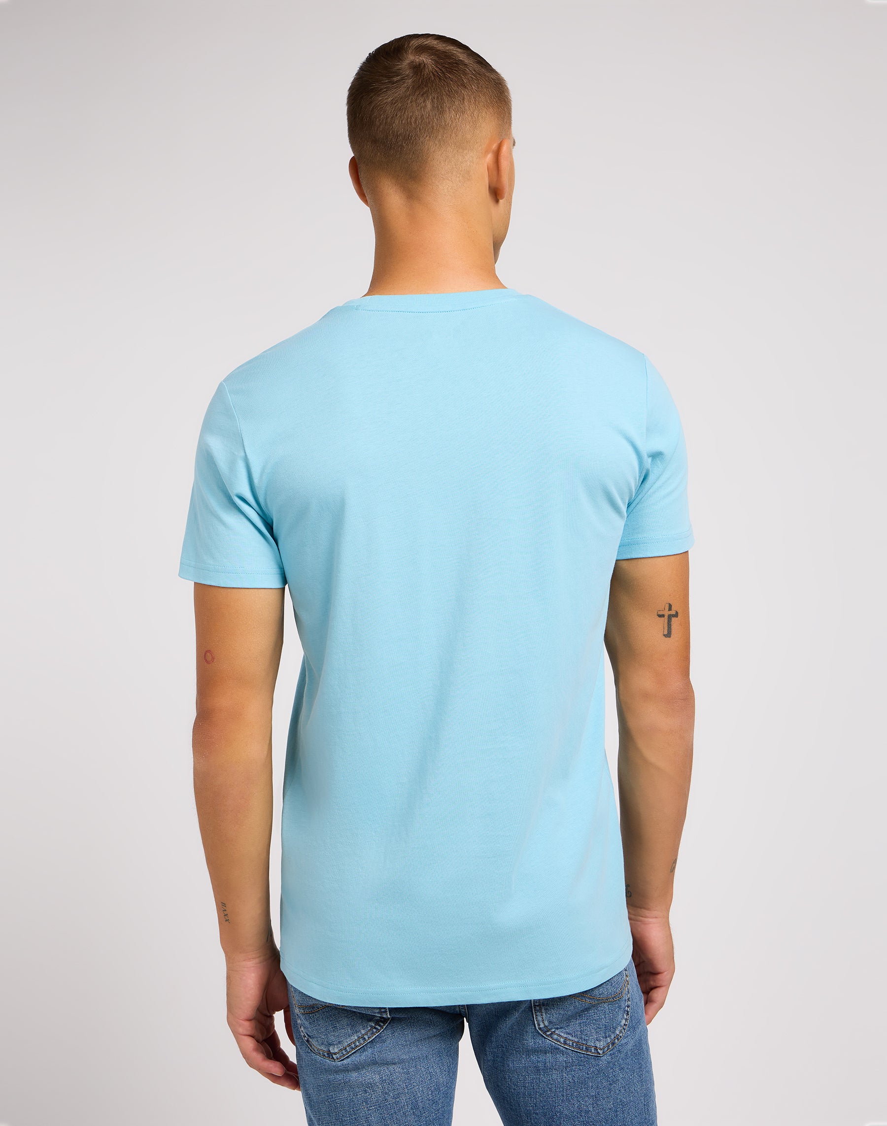 T-shirt con logo patch in maniche corte in blu preppy Lee   