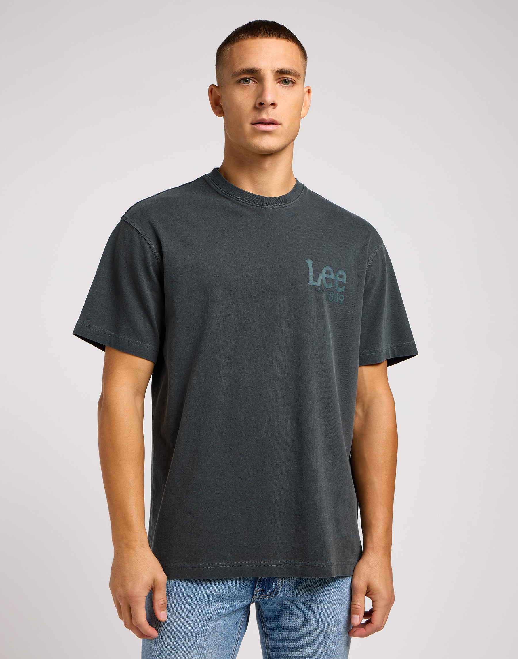 T-shirt con logo in nero lavato Lee   