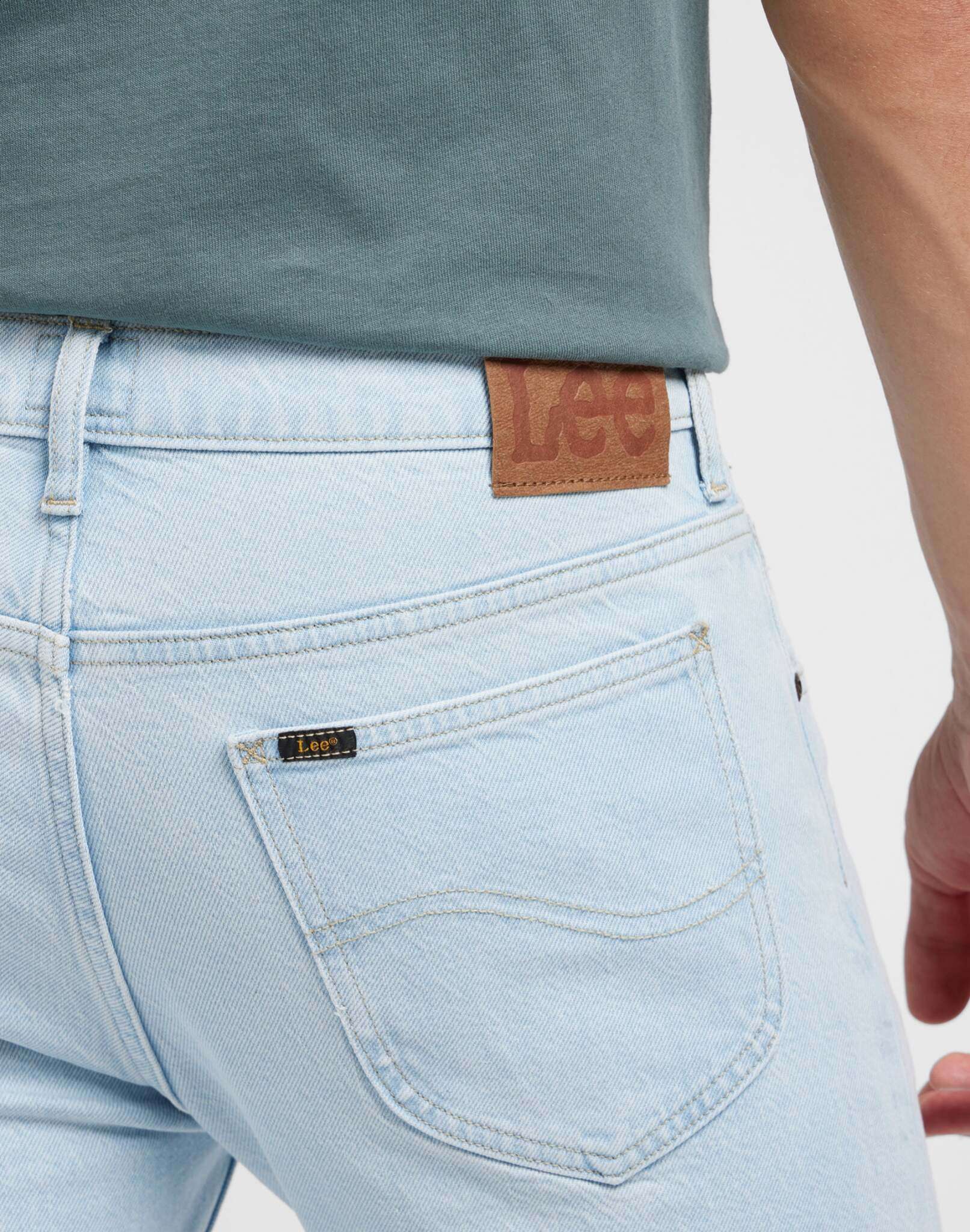 Cavaliere in jeans Johnny indossati Lee   